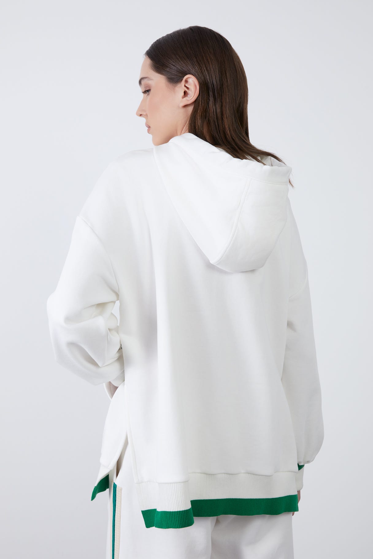 Kapüşon Yakalı Uzun Kollu Sweatshirt