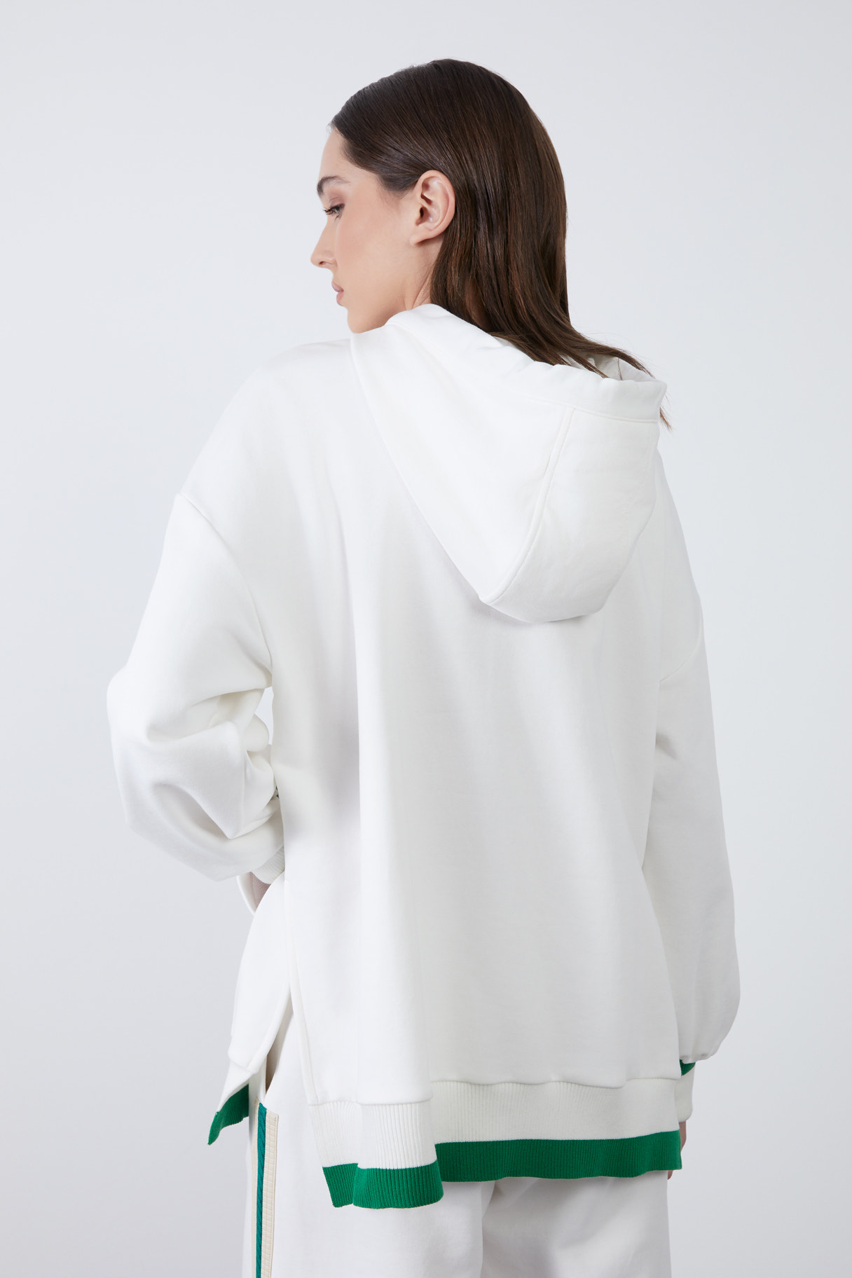 Kapüşon Yakalı Uzun Kollu Sweatshirt