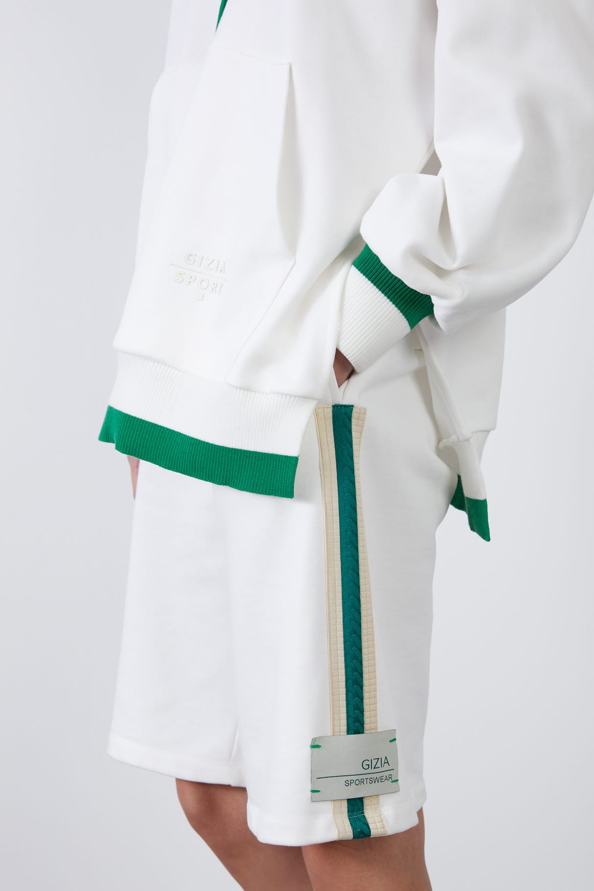 Kapüşon Yakalı Uzun Kollu Sweatshirt