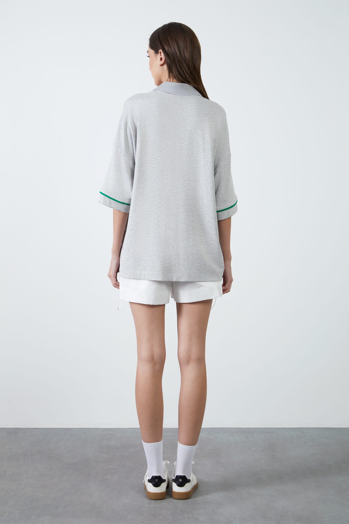 Gömlek Yaka Bol Sweatshirt