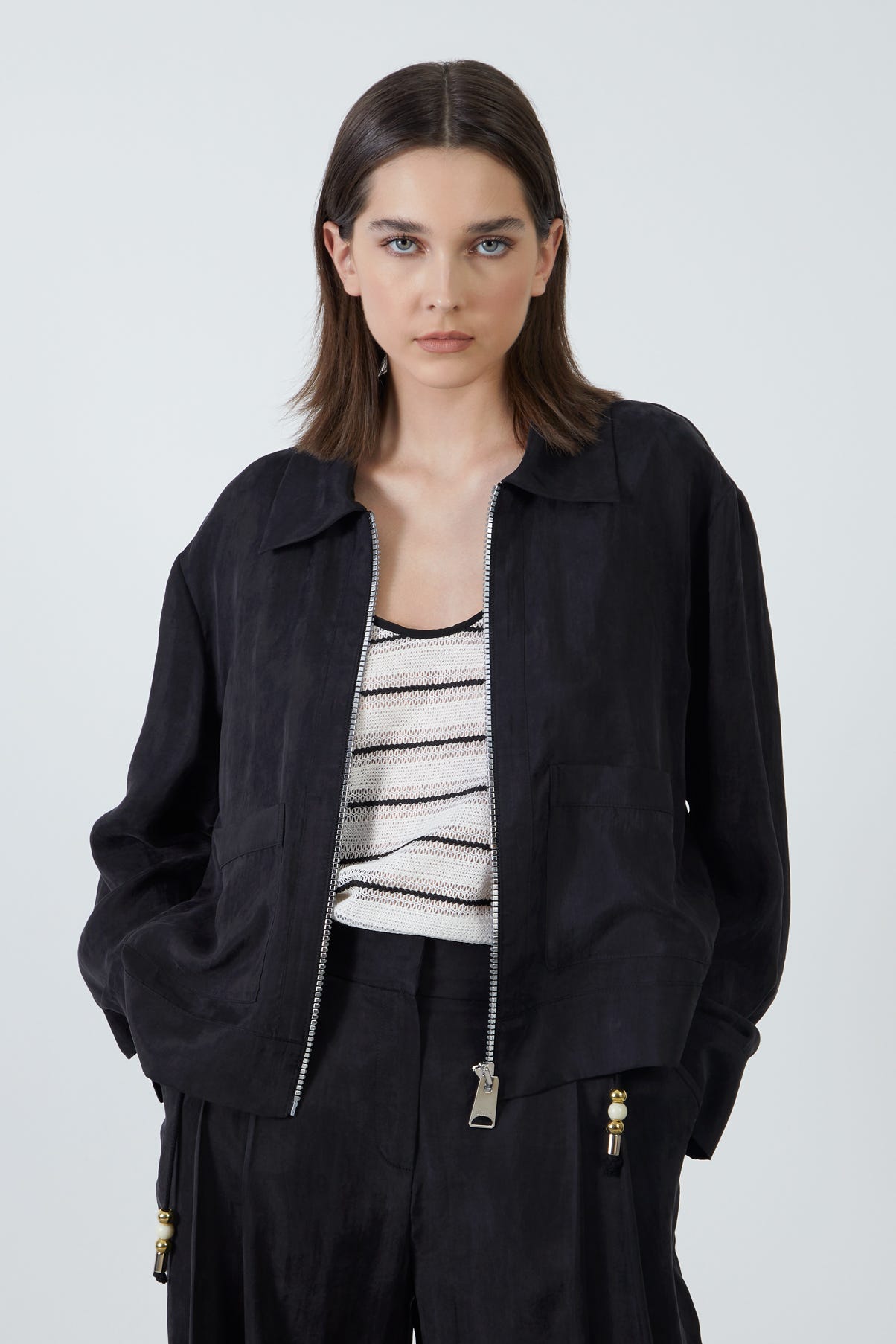 Önü Fermuarlı Gömlek Yaka Ceket