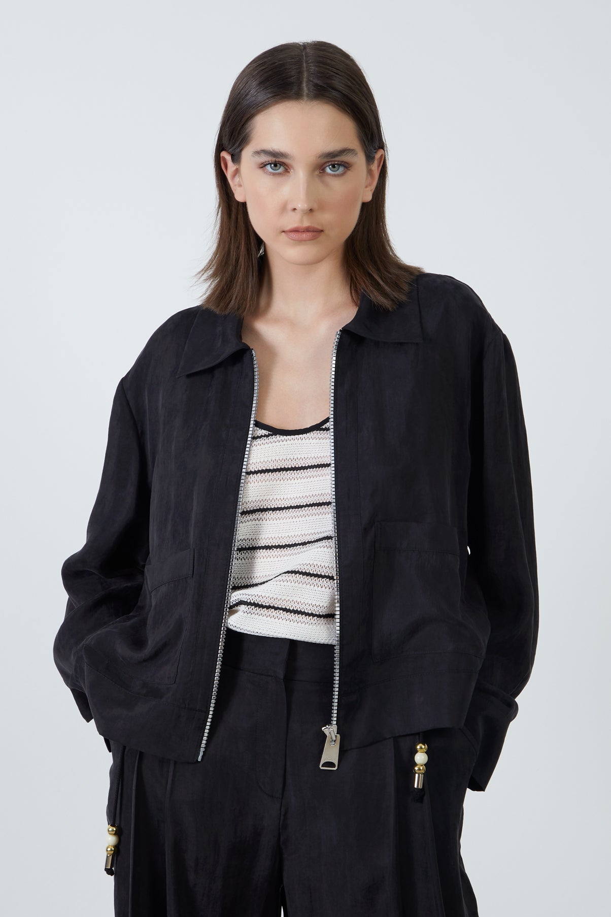 Önü Fermuarlı Gömlek Yaka Ceket