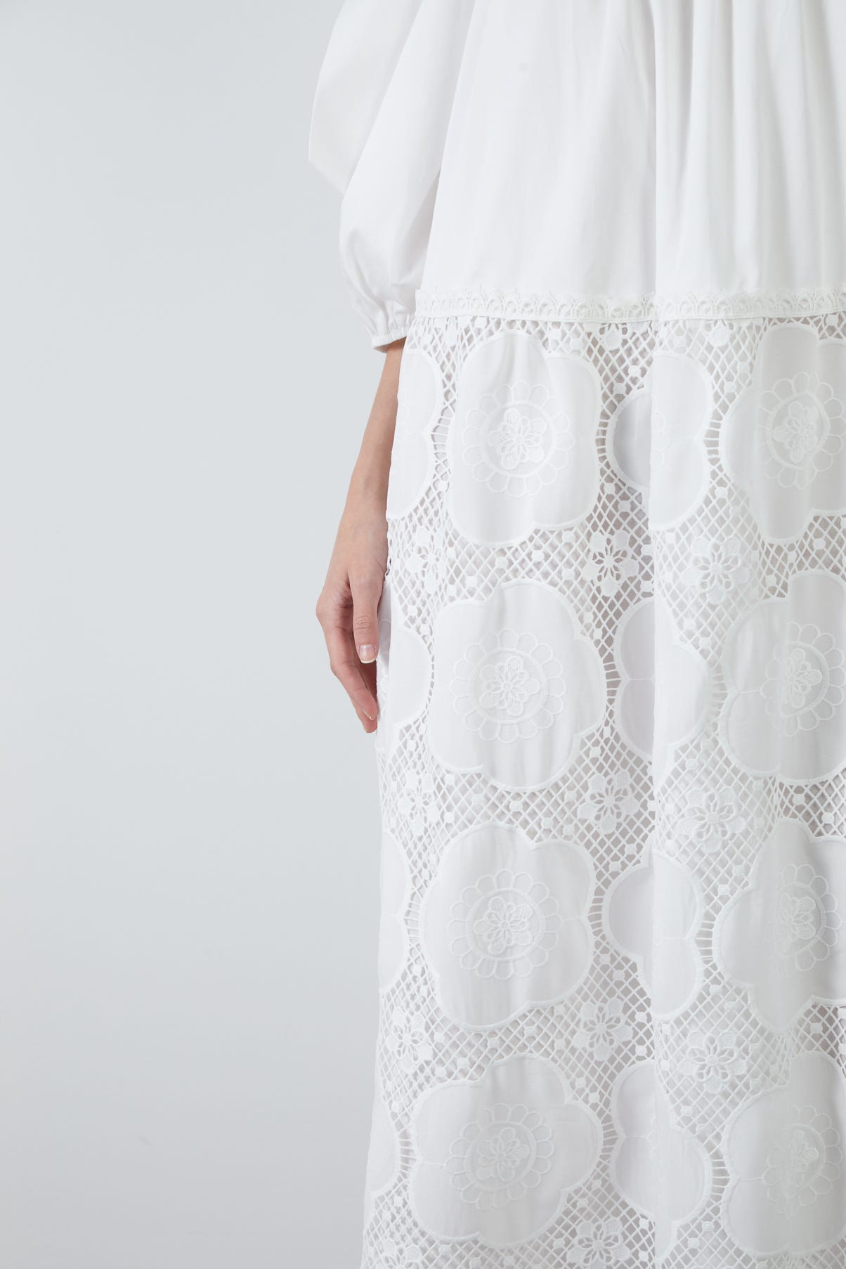 Madonna Yaka Etekucu Dantelli Uzun Elbise