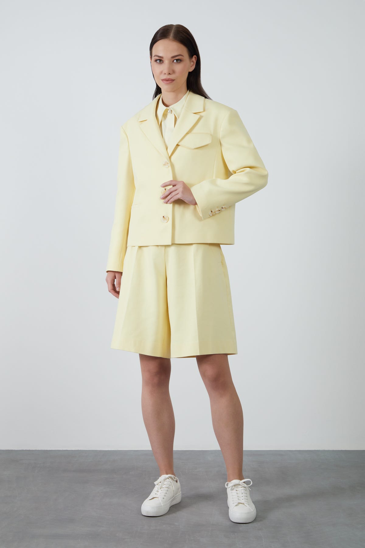 Cep Kapağı Sünger Detaylı Kutu Form Ceket