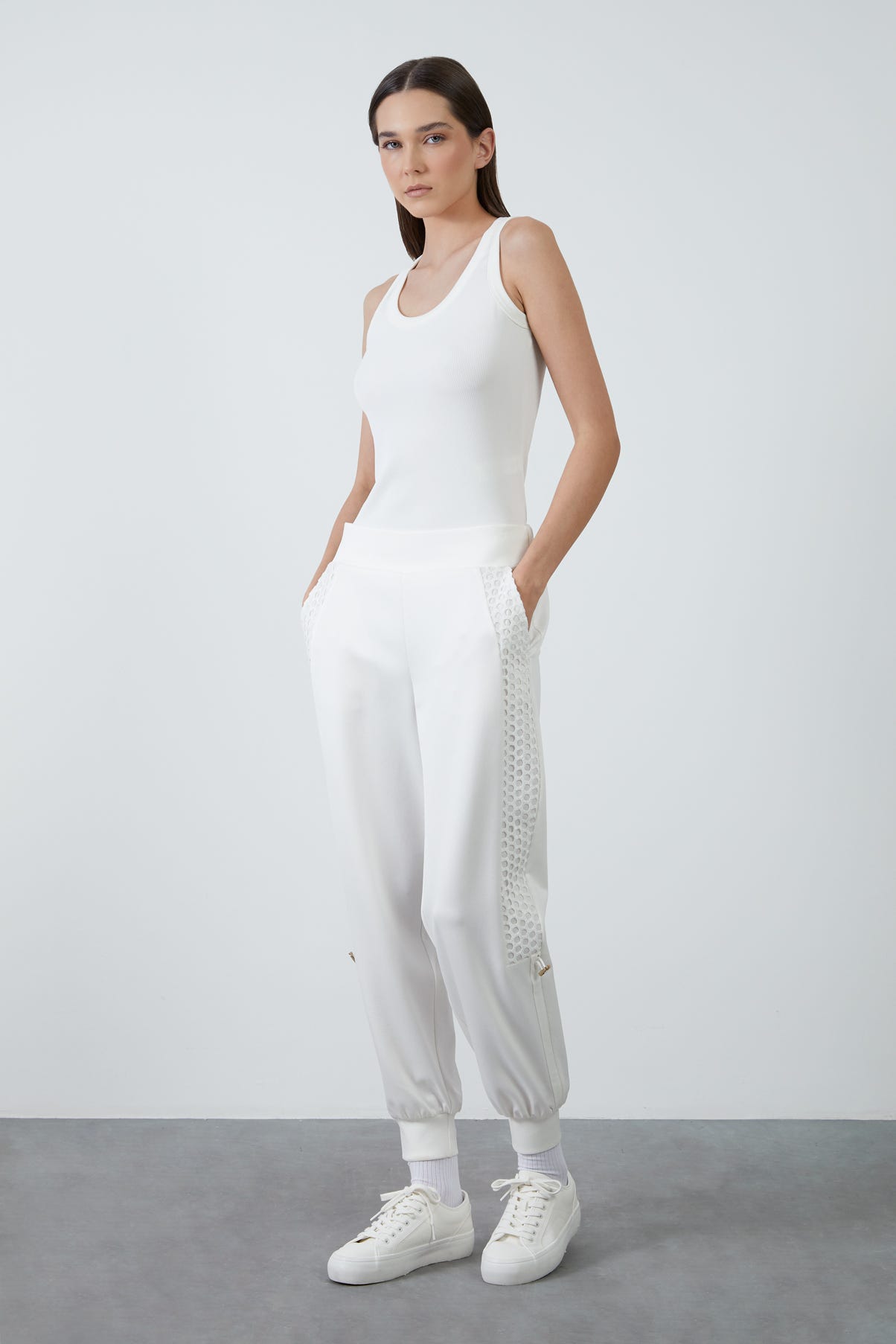 Yanları File Detaylı Paça Bantlı Eşofman Altı