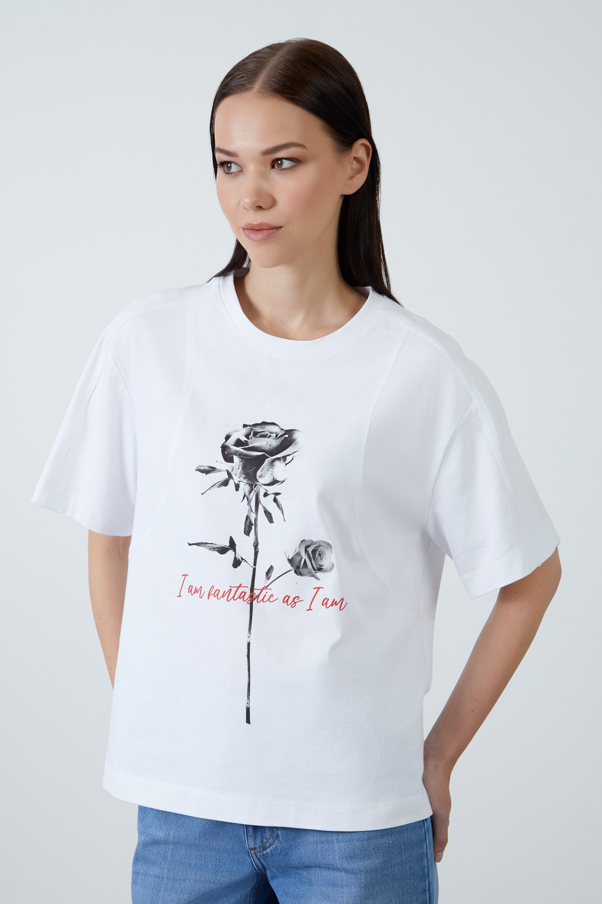 Ön Beden Gül Baskı Detaylı Kısa Kollu T-Shirt