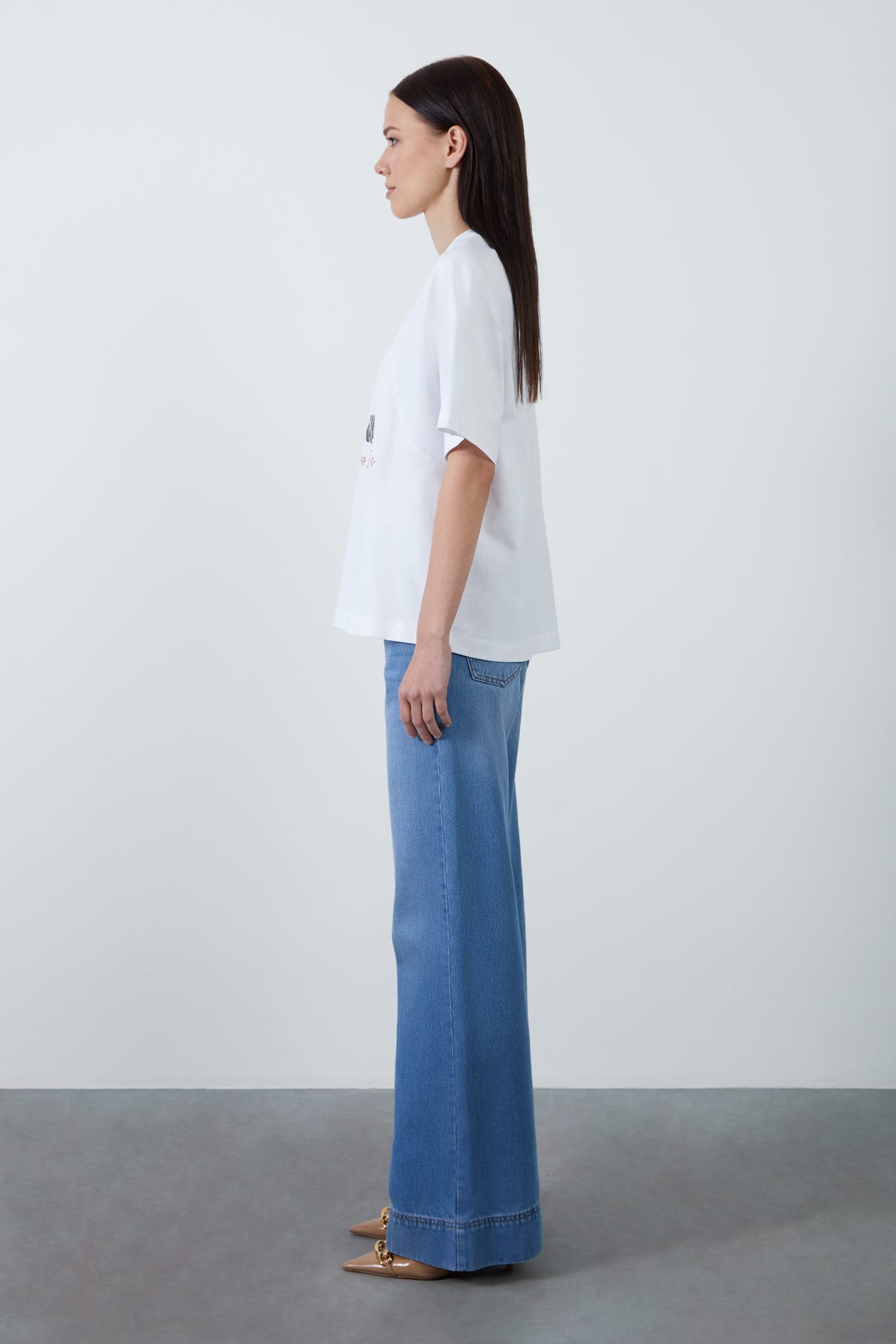 Ön Beden Gül Baskı Detaylı Kısa Kollu T-Shirt