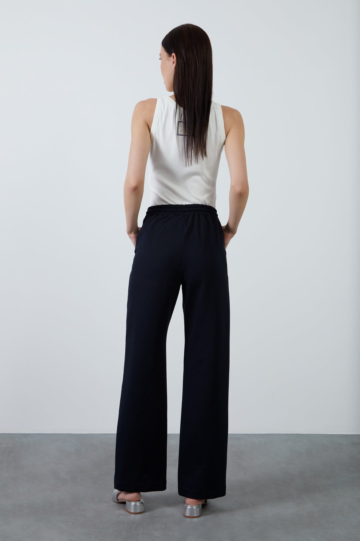 Beli Kordon Ve Lastikli Eşofman