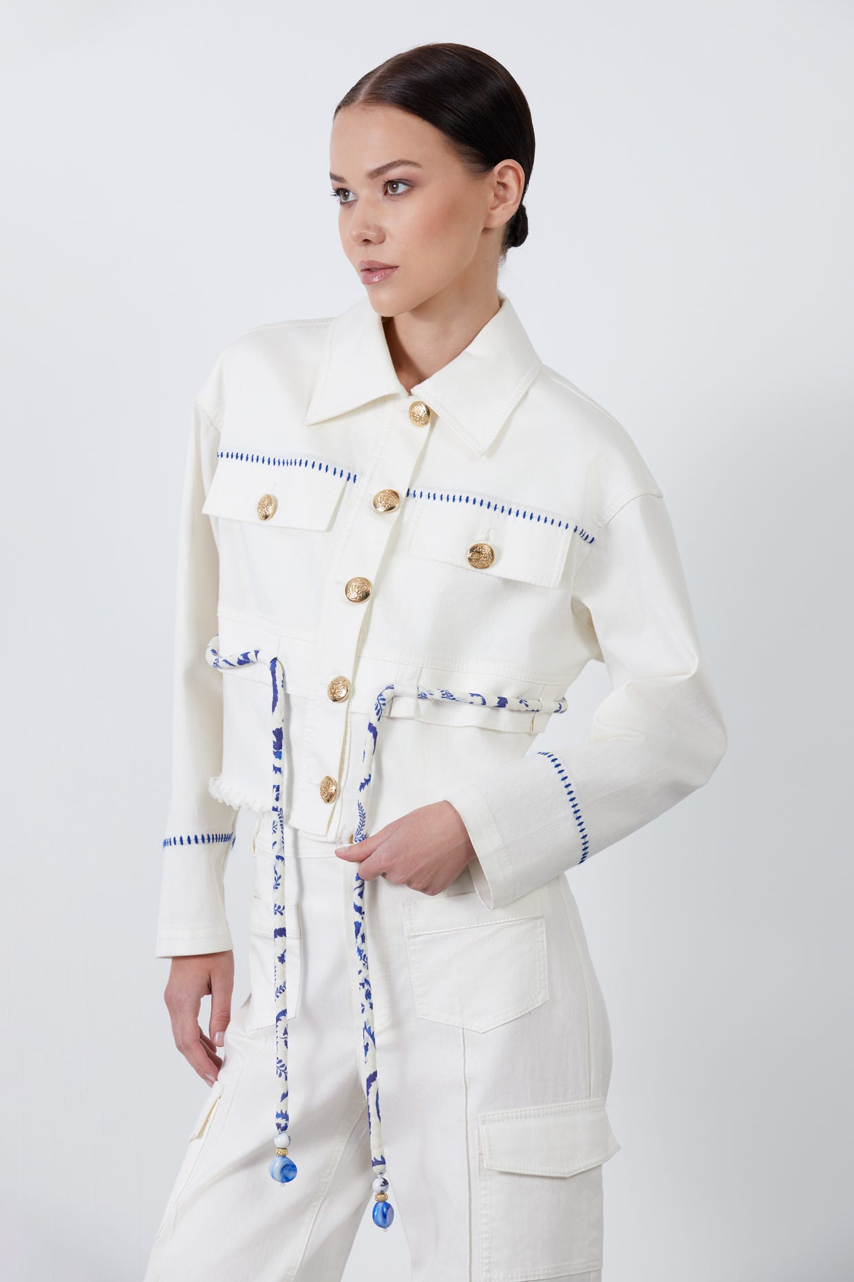 Ucu İşlemeli Kordon Detaylı Jean Ceket