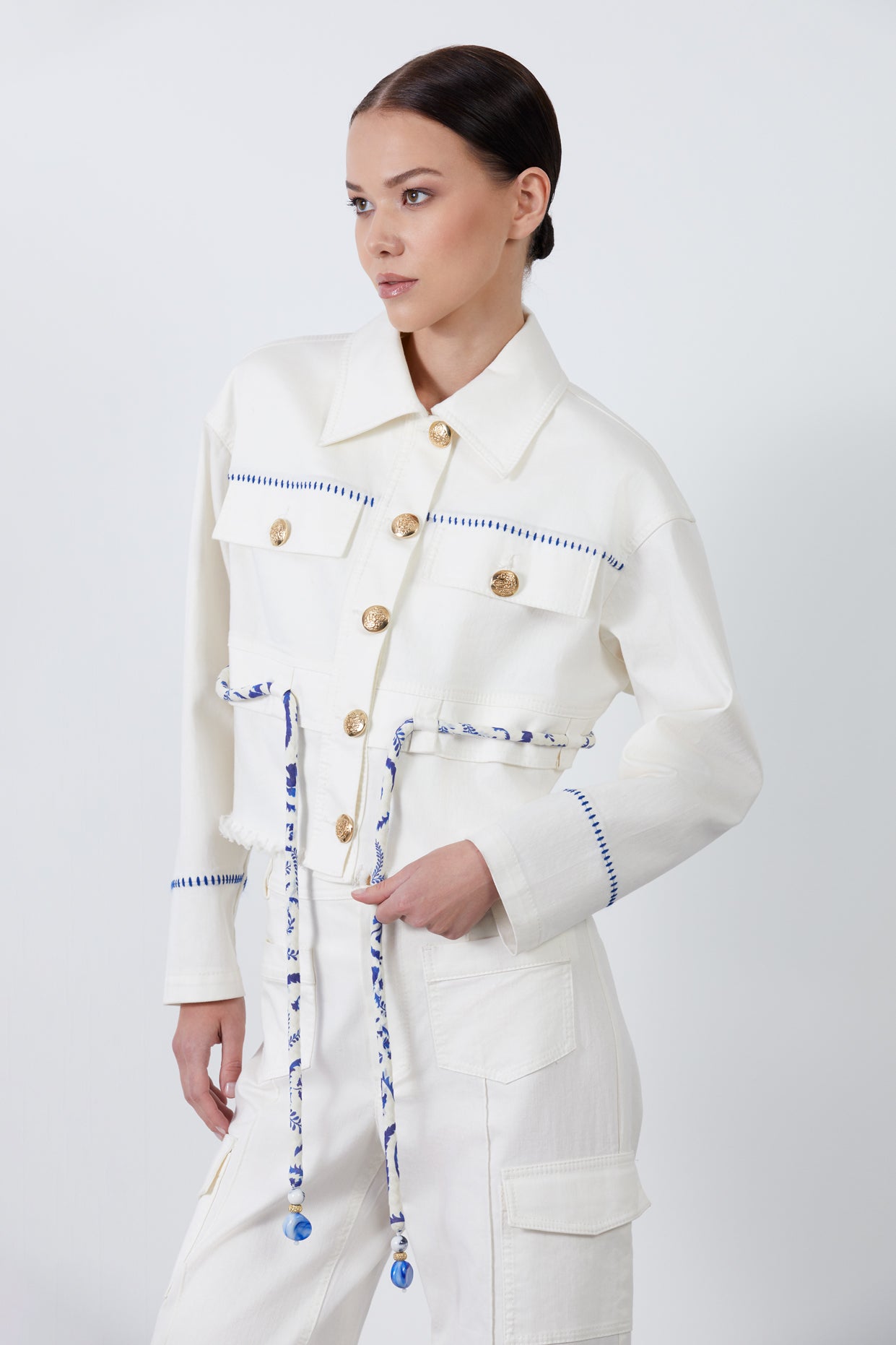 Ucu İşlemeli Kordon Detaylı Jean Ceket