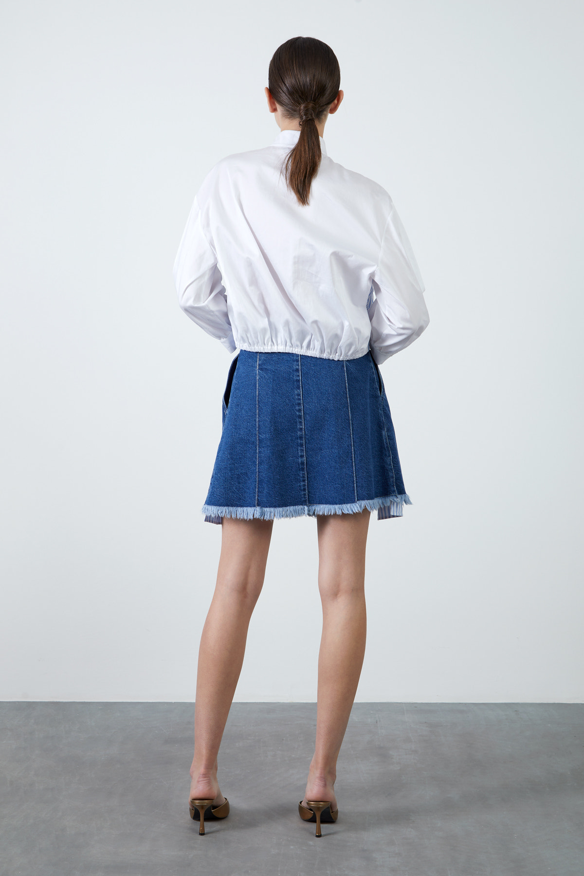 Düğme Detaylı Dik Yaka Poplin Gömlek