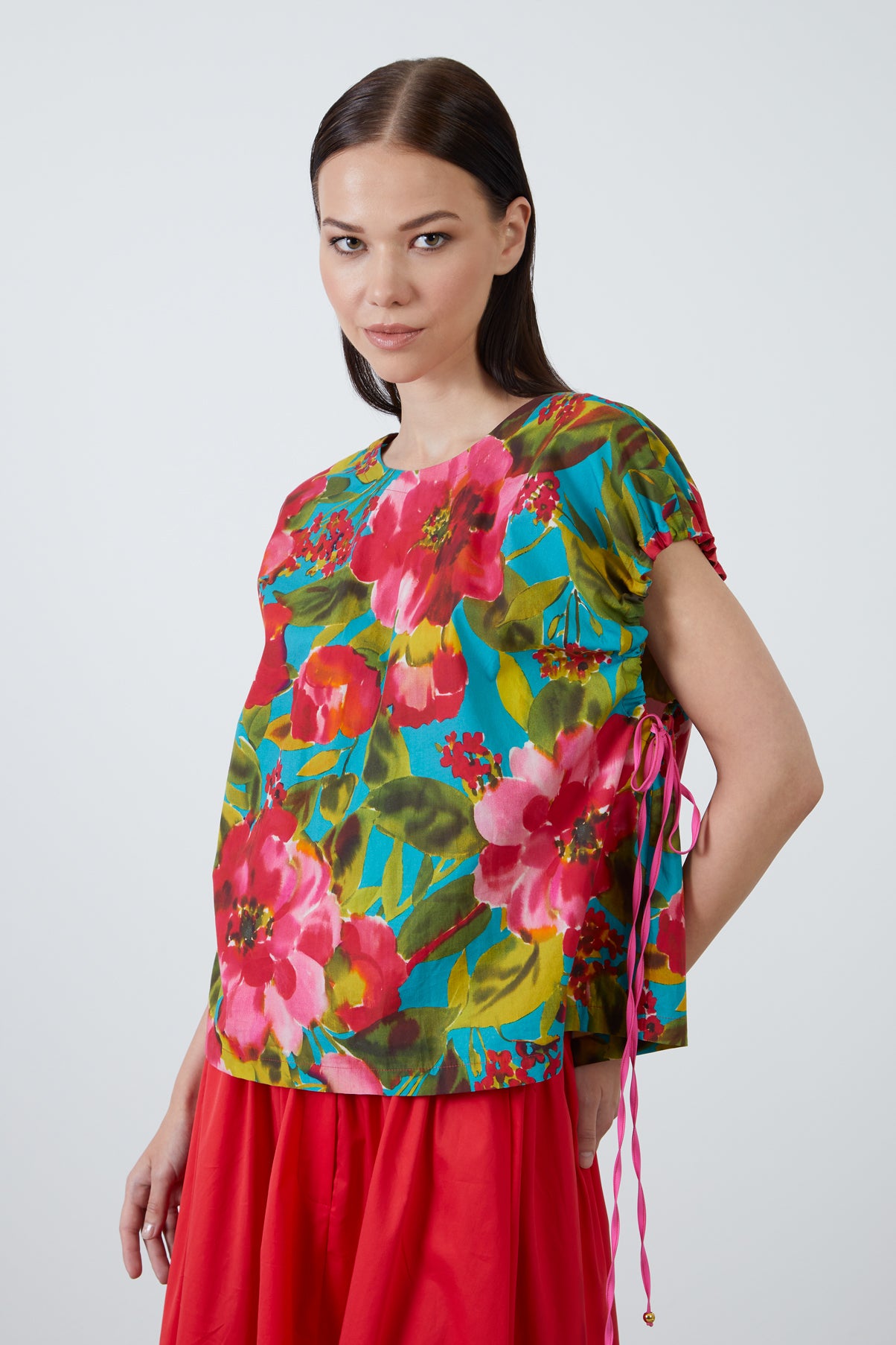 Kol Bağlama Detaylı Arkası Fermuarlı T-Shirt