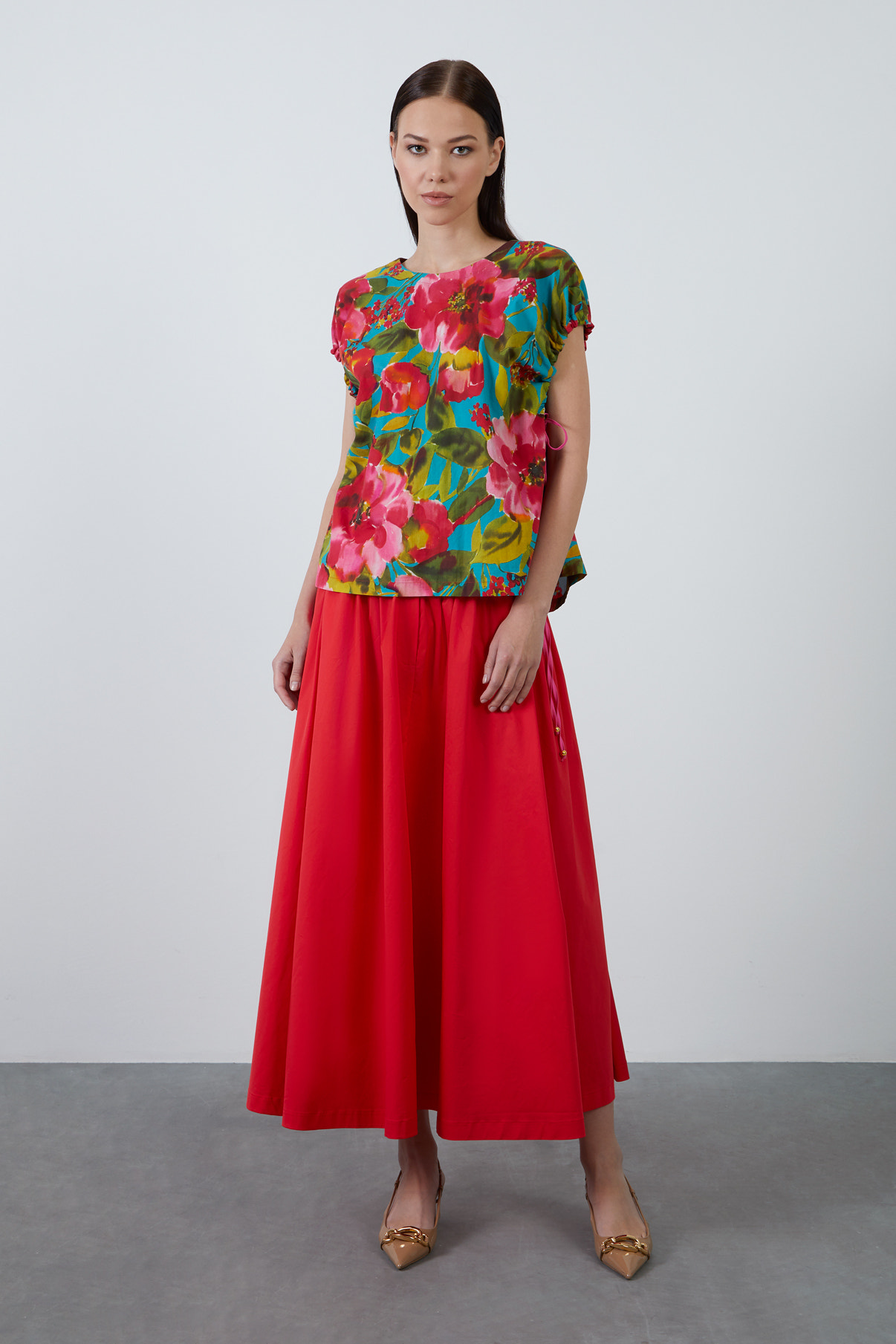 Kol Bağlama Detaylı Arkası Fermuarlı T-Shirt