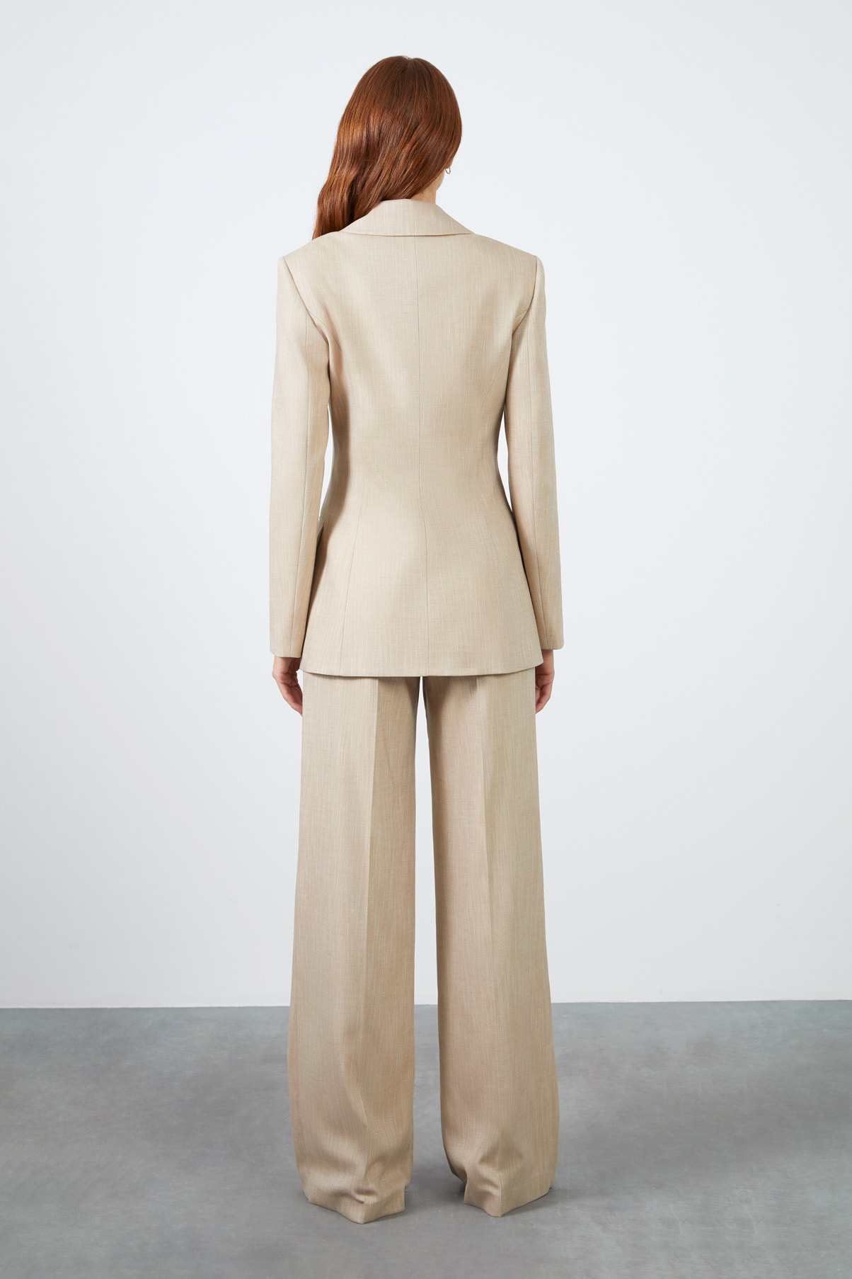 Mono Kapamalı Ceket Ve Palazzo Pantolonlu Rahat Kesim Bej Takım