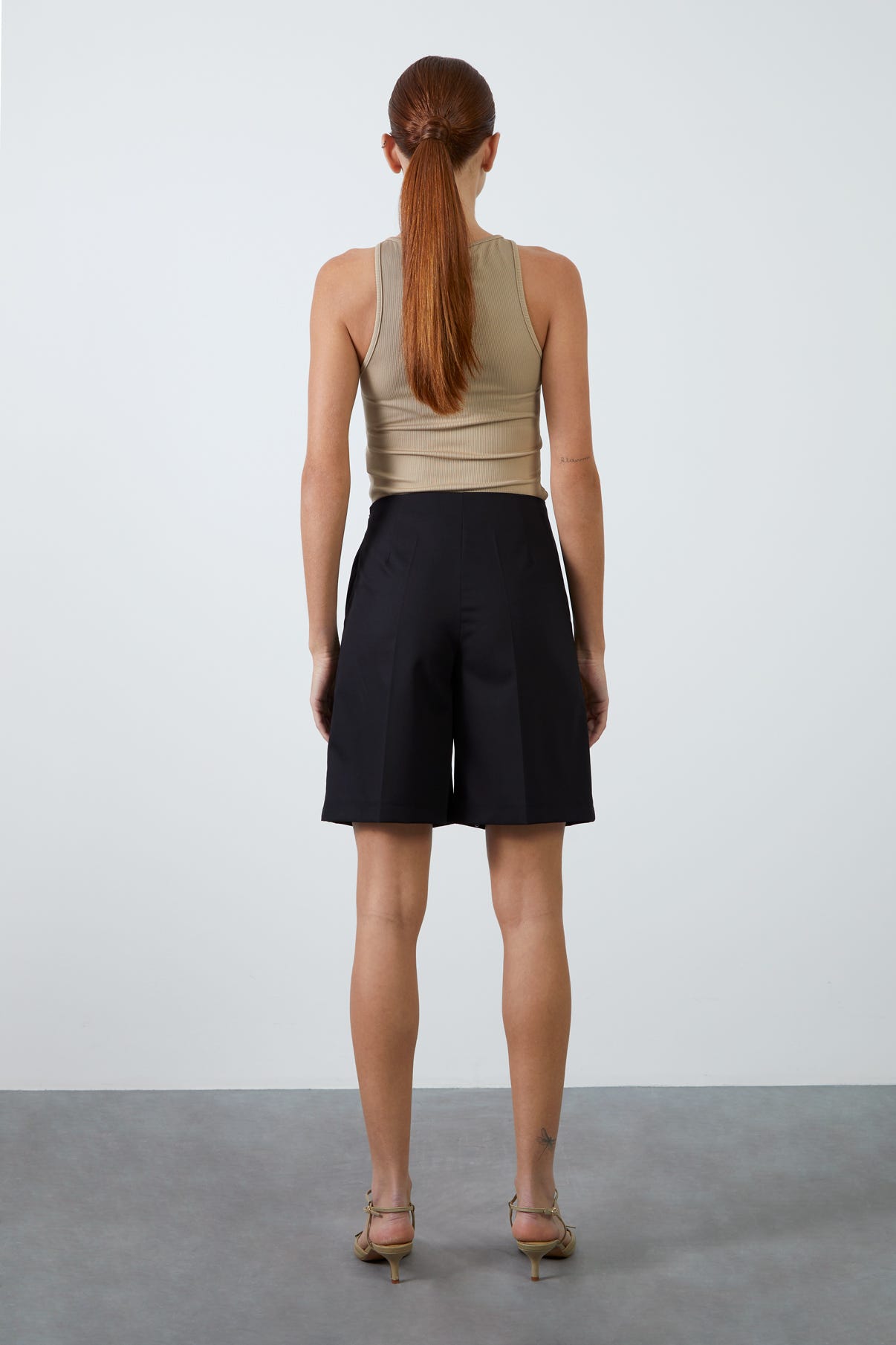 Diz Üstü Klasik Şort