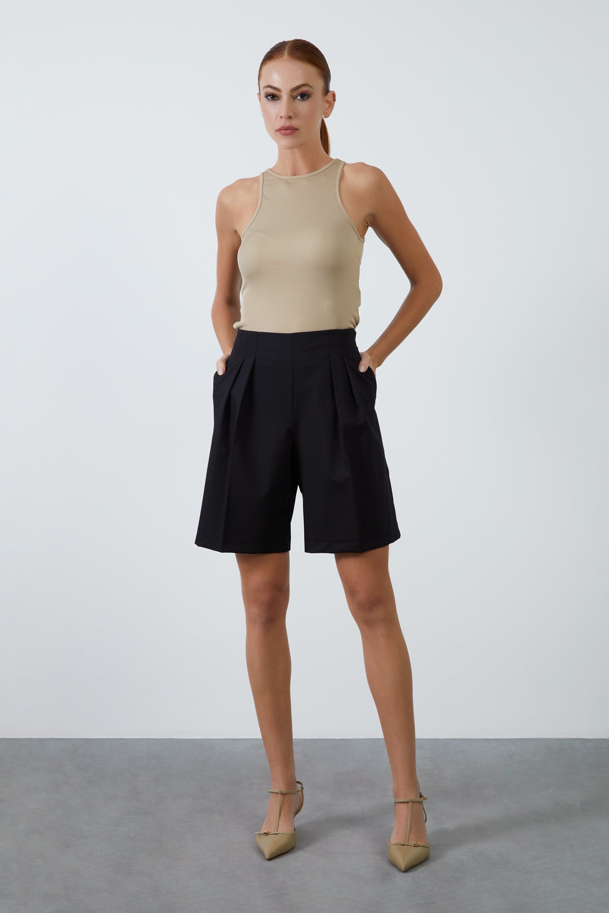 Diz Üstü Klasik Şort