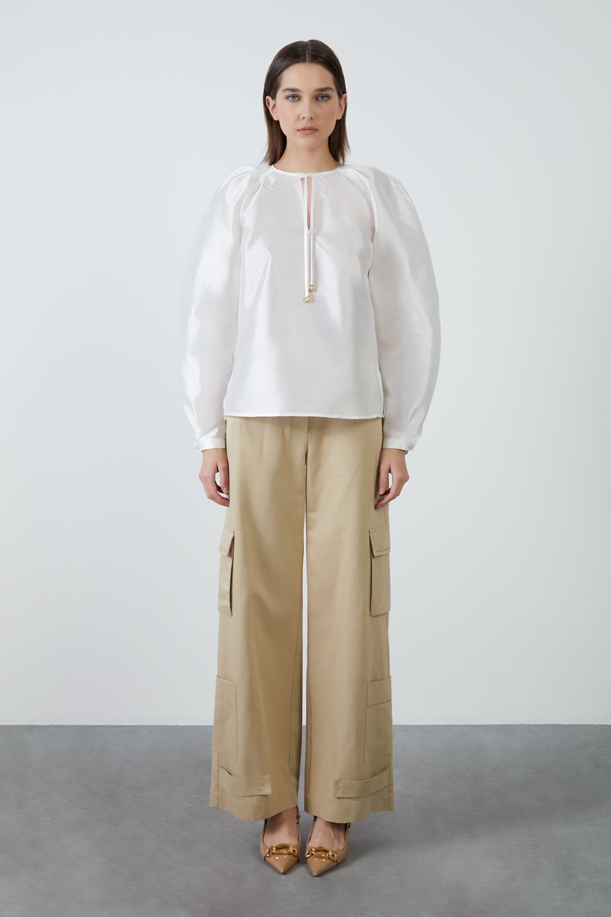 Bağucu İşlemeli Transparan Bluz