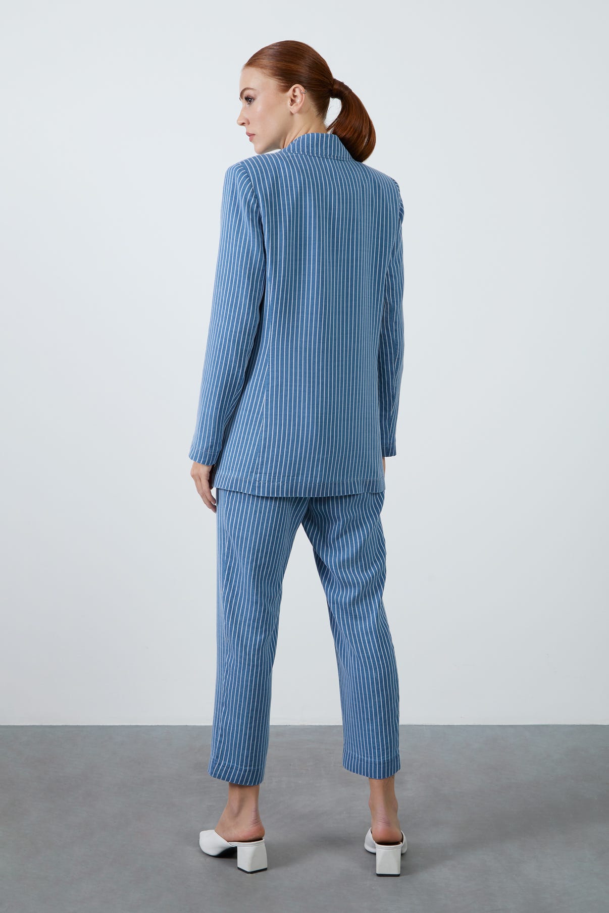 Boru Paça Pantolonlu Çizgili Takım