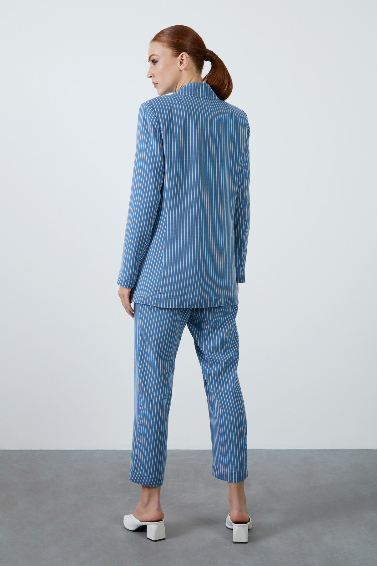 Boru Paça Pantolonlu Çizgili Takım