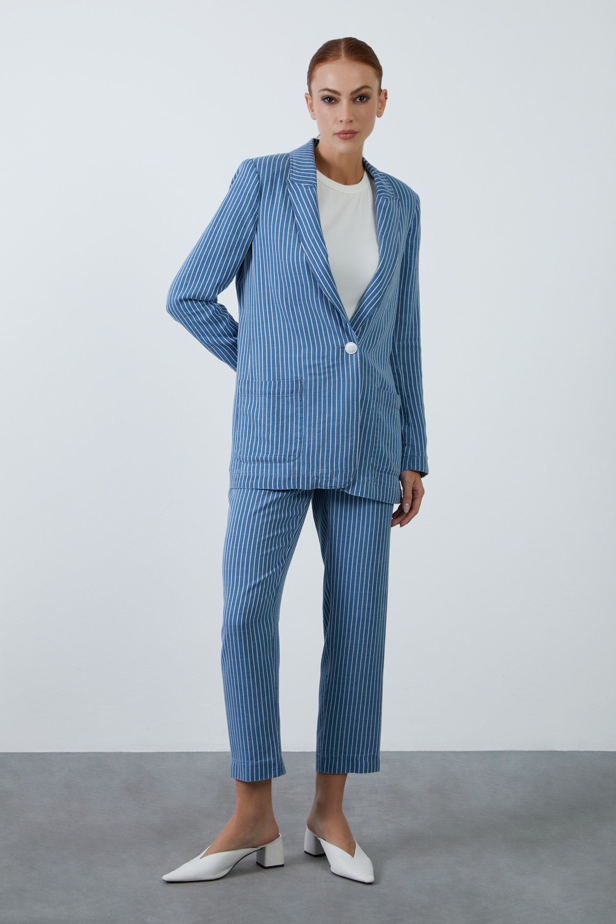 Boru Paça Pantolonlu Çizgili Takım