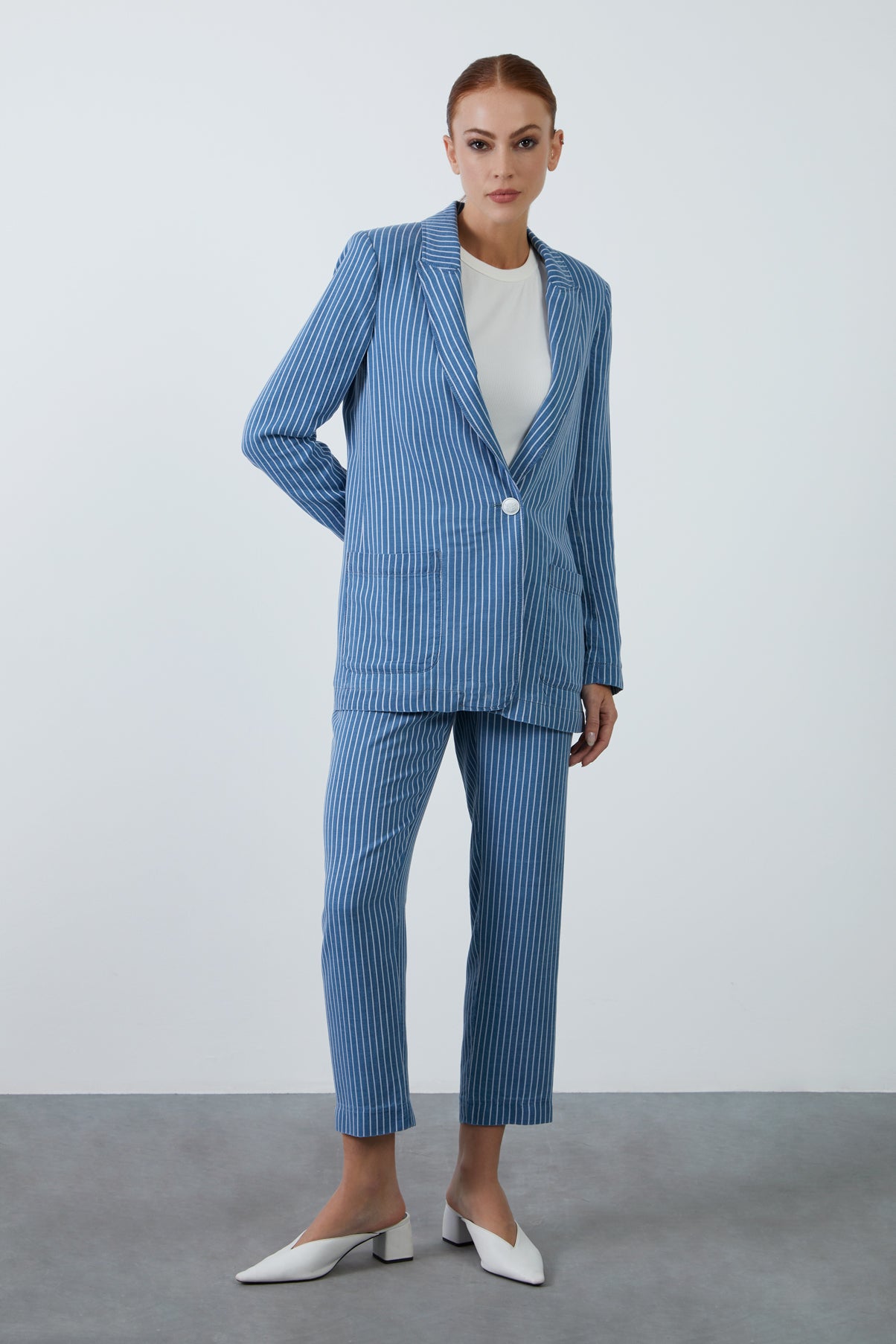 Boru Paça Pantolonlu Çizgili Takım