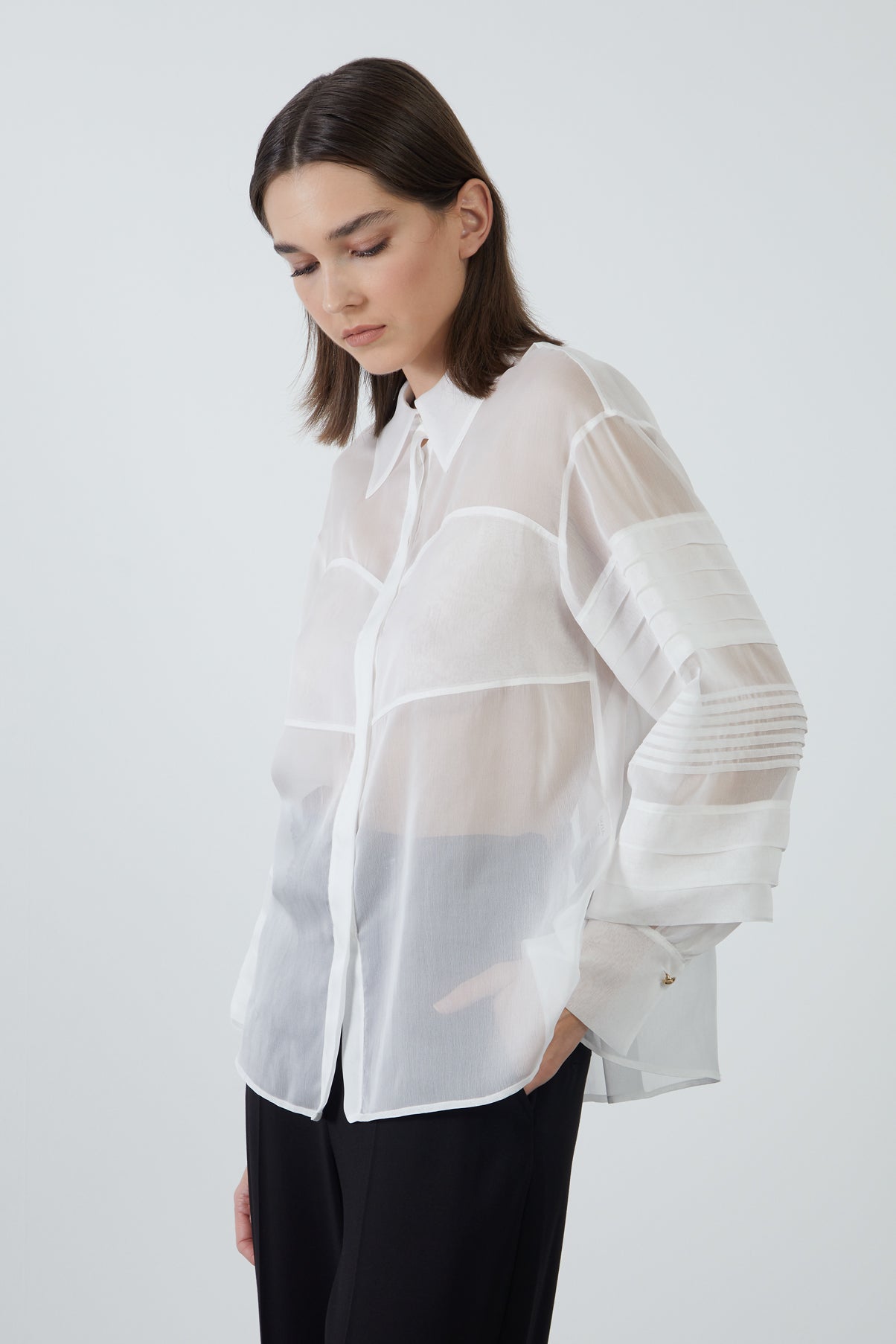 Kolları Nevrür Detaylı Transparan Şifon Gömlek