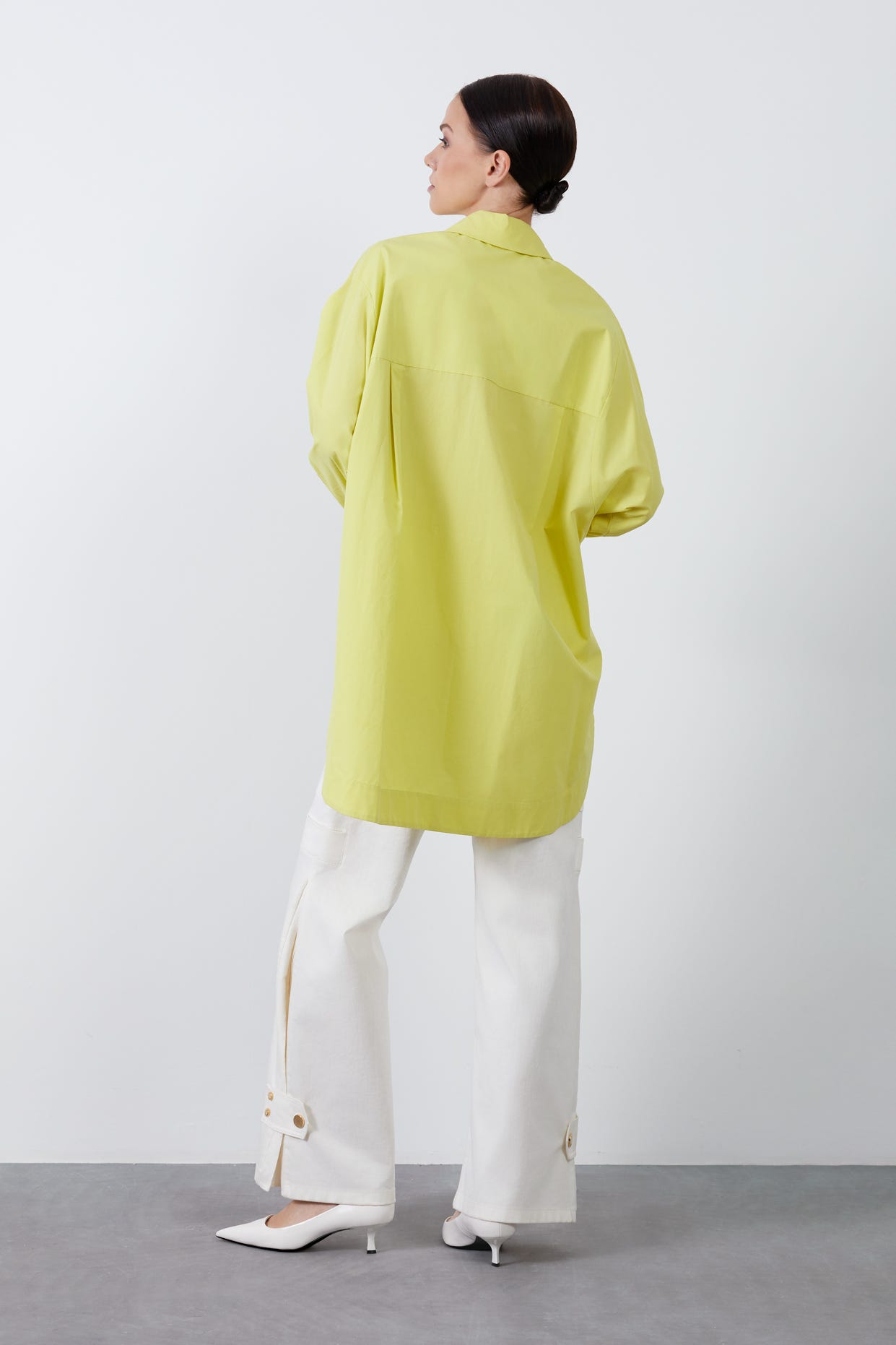 Etiket Detaylı Uzun Gömlek