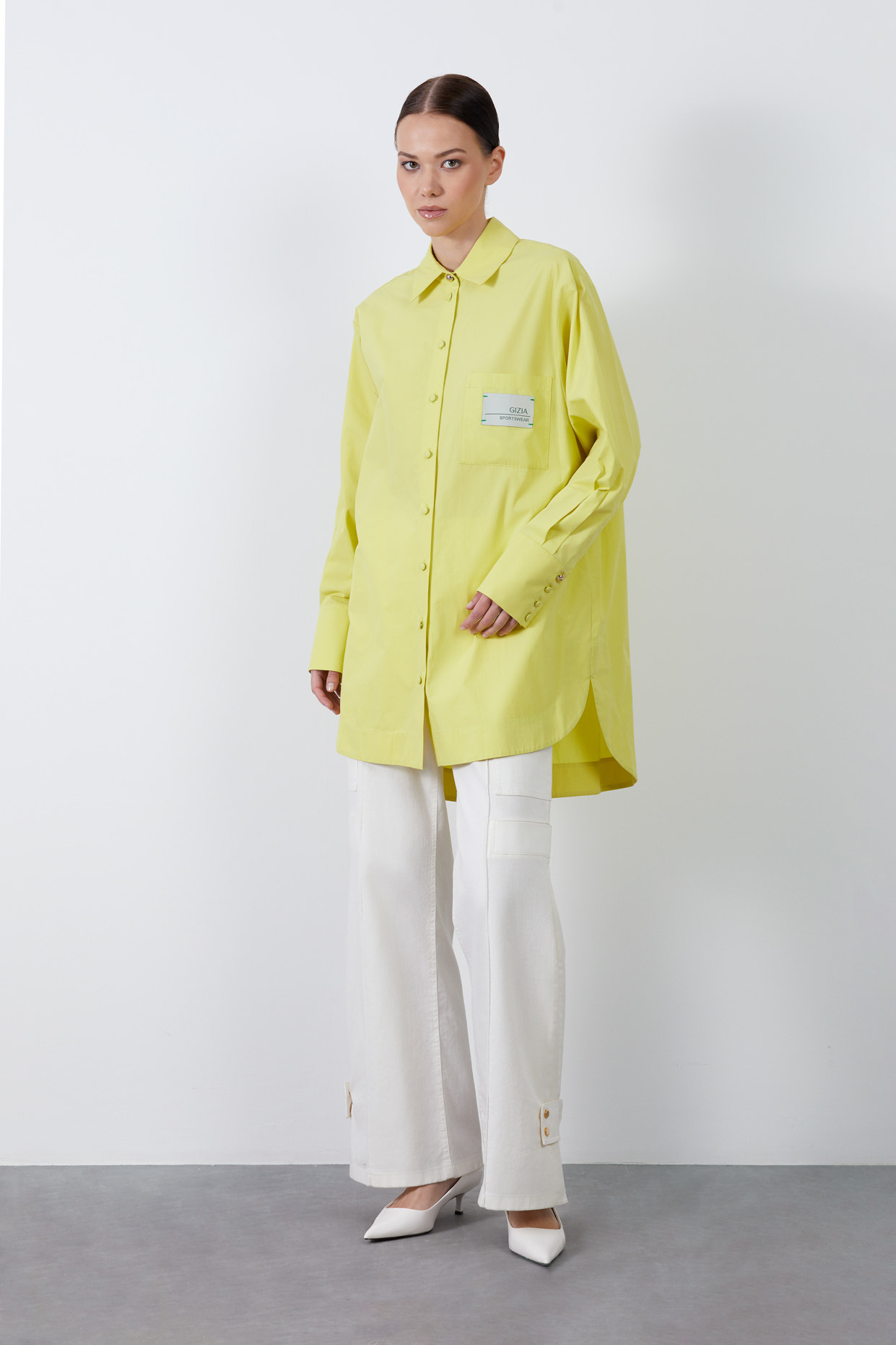 Etiket Detaylı Uzun Gömlek