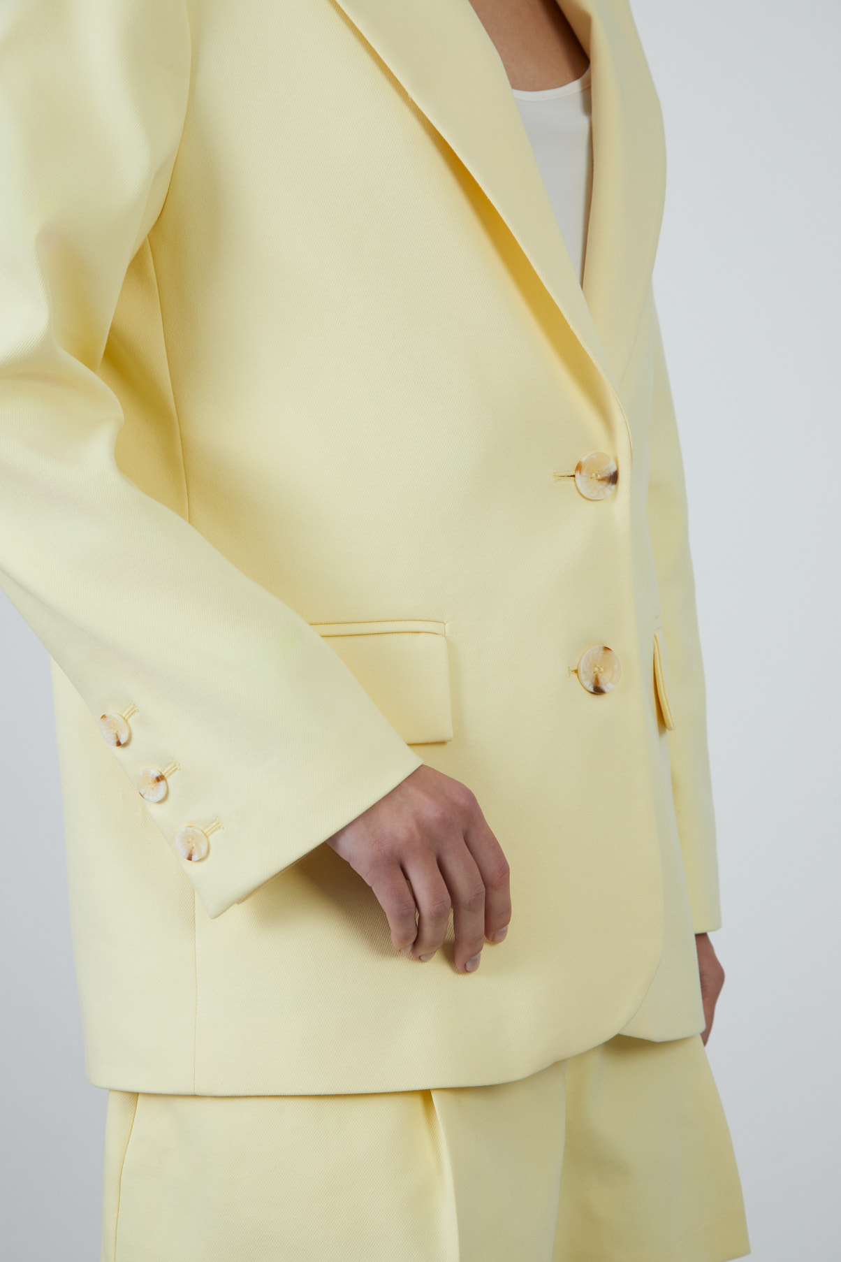 Kollarda Origami Katlama Detaylı İşlemeli Ceket