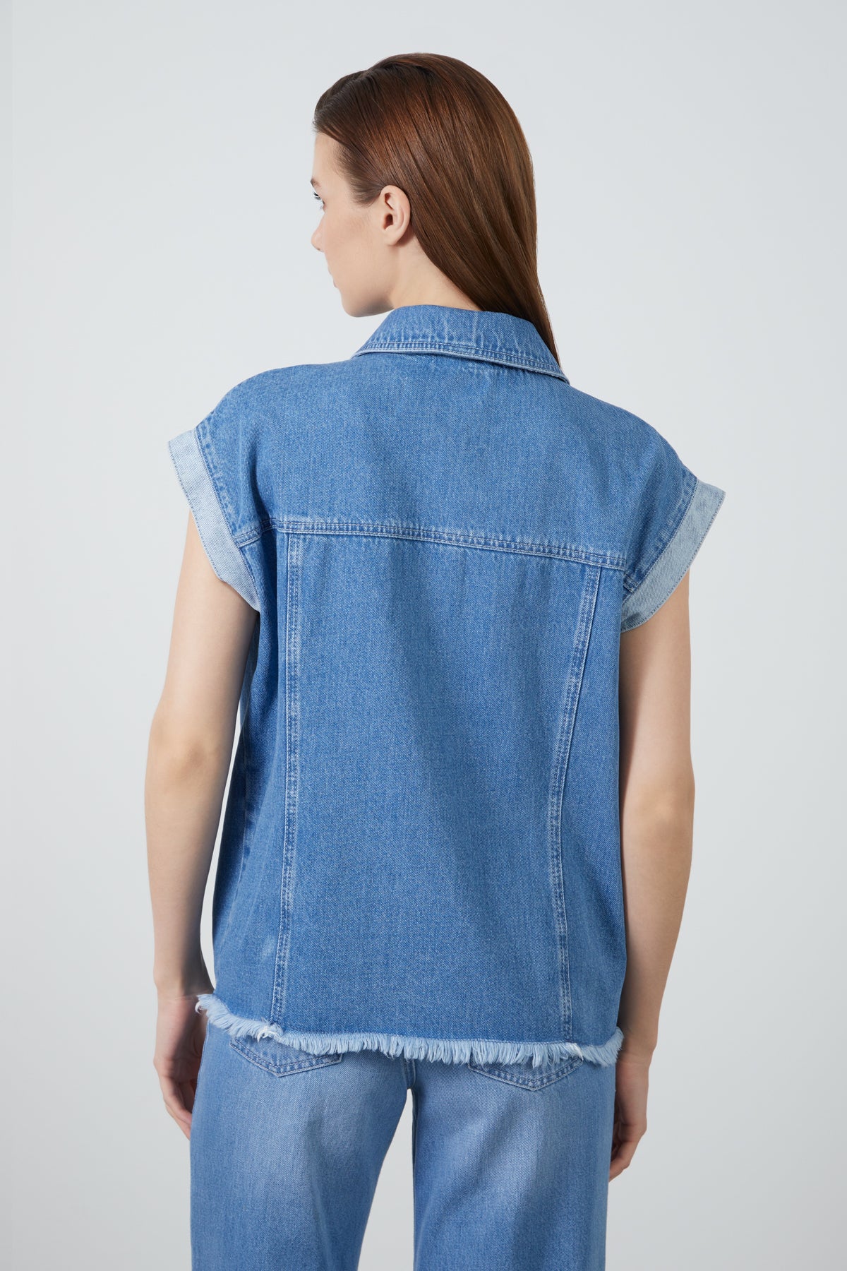 Kuşgözü Detaylı Kristal Düğmeli Denim Ceket