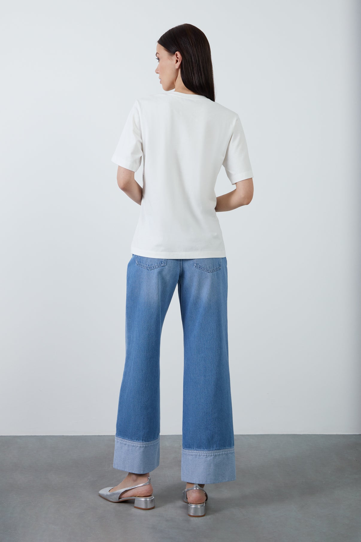 Önü Yarım Fermuarlı Büzgülü Kısa Kollu T-Shirt