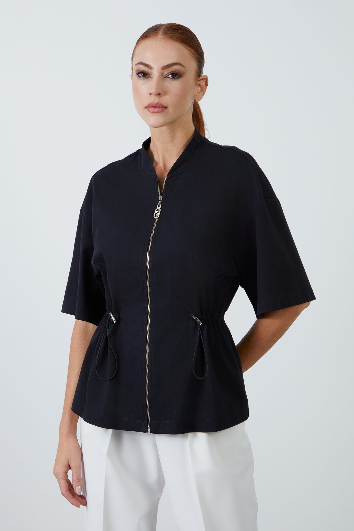 Metal Fermuarlı Beli Ayarlamalı Kısa Kollu Bluz