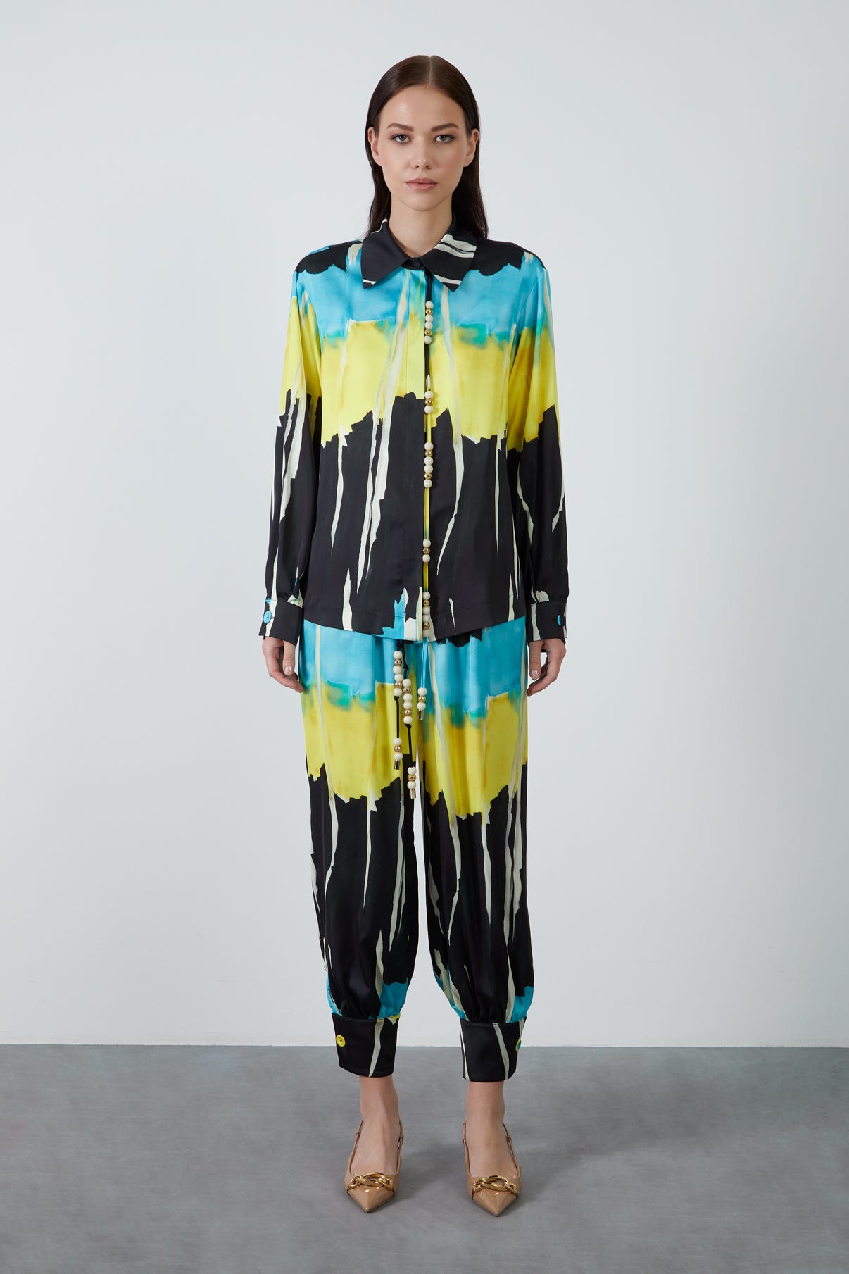 Aksesuar Detaylı Çok Renkli Gömlek