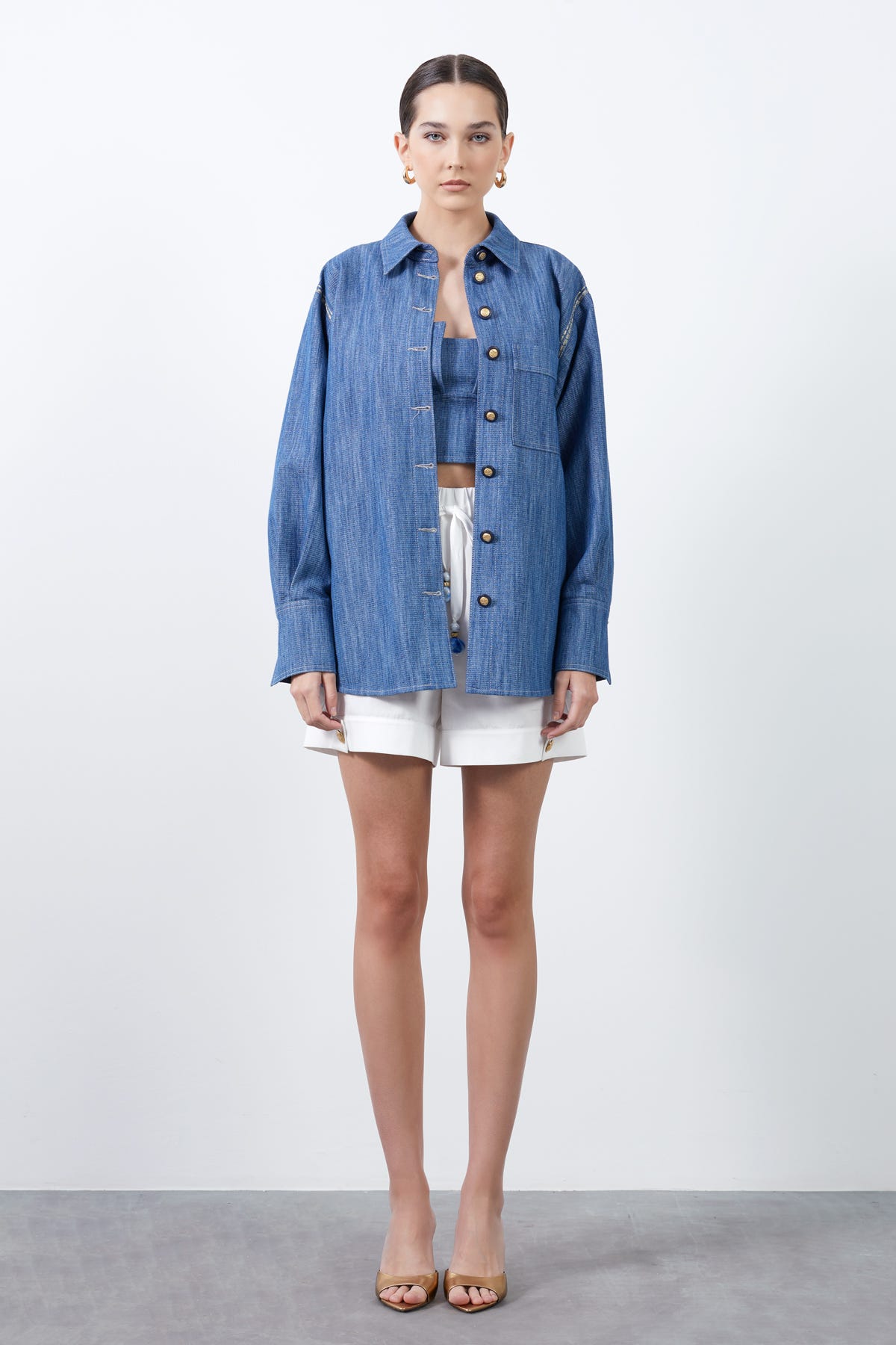 Düğme Detaylı Uzun Kollu Gömlek