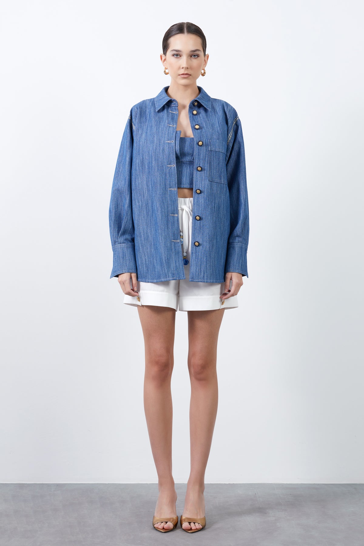 Düğme Detaylı Uzun Kollu Gömlek