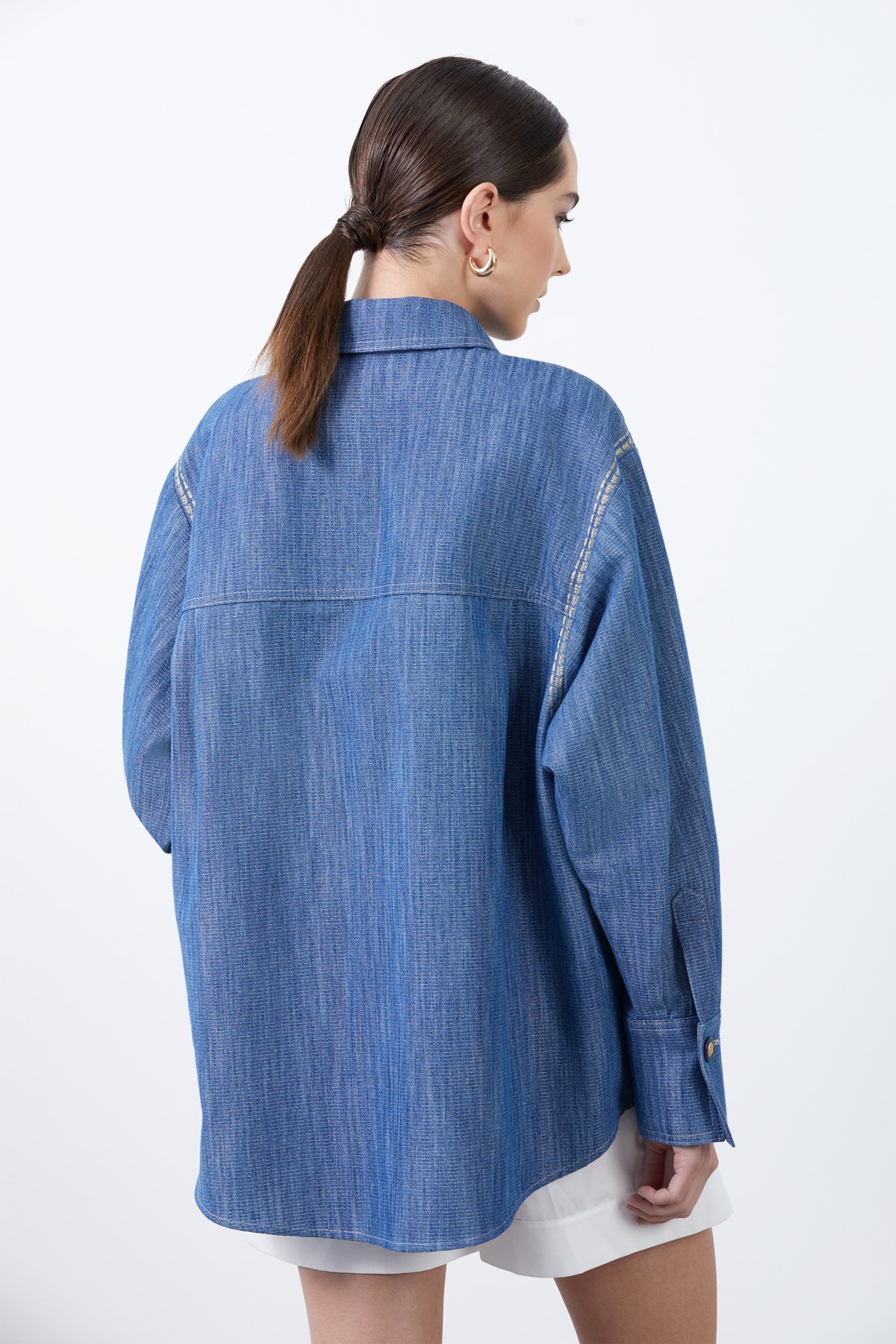 Düğme Detaylı Uzun Kollu Gömlek