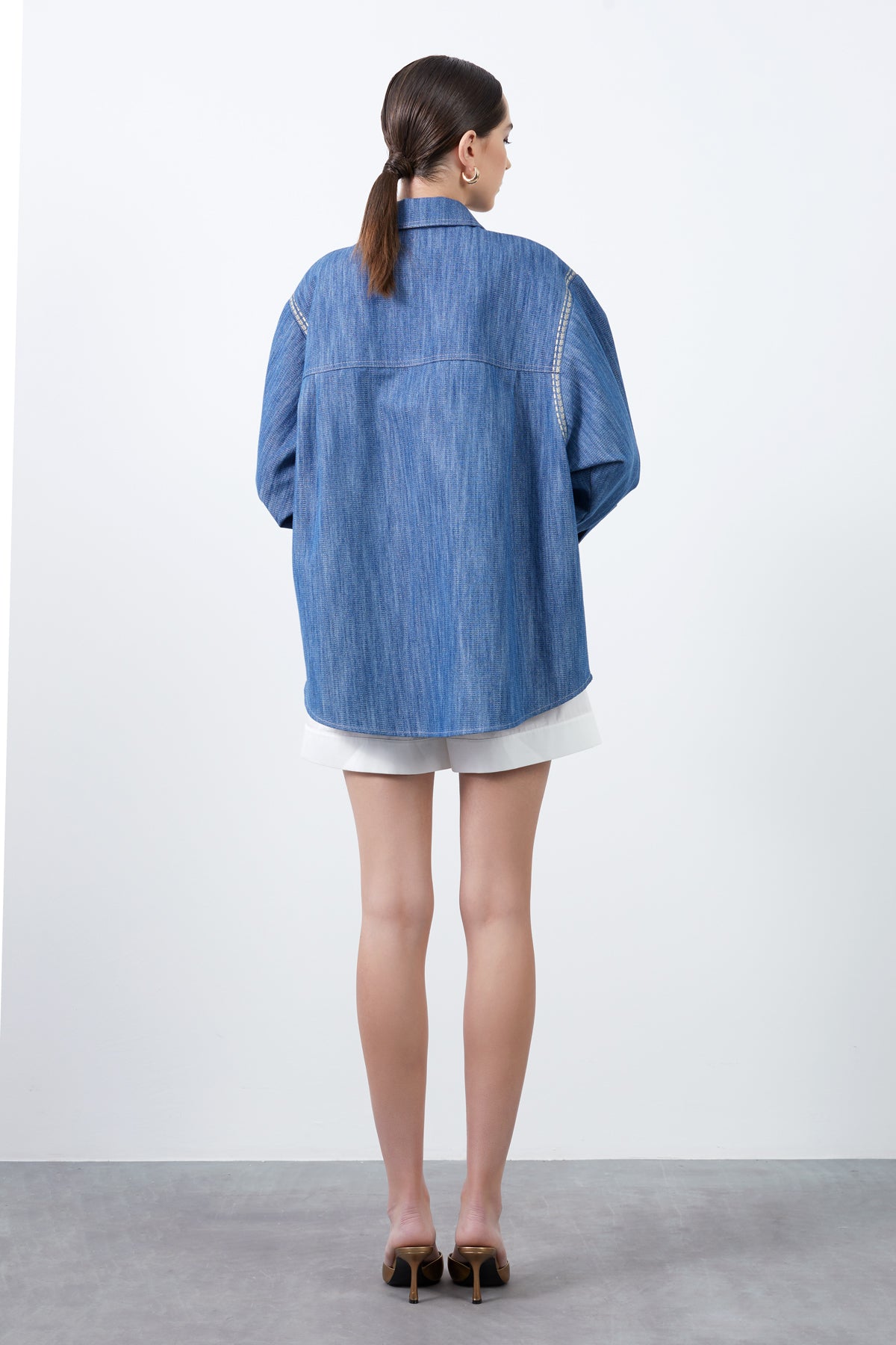 Düğme Detaylı Uzun Kollu Gömlek