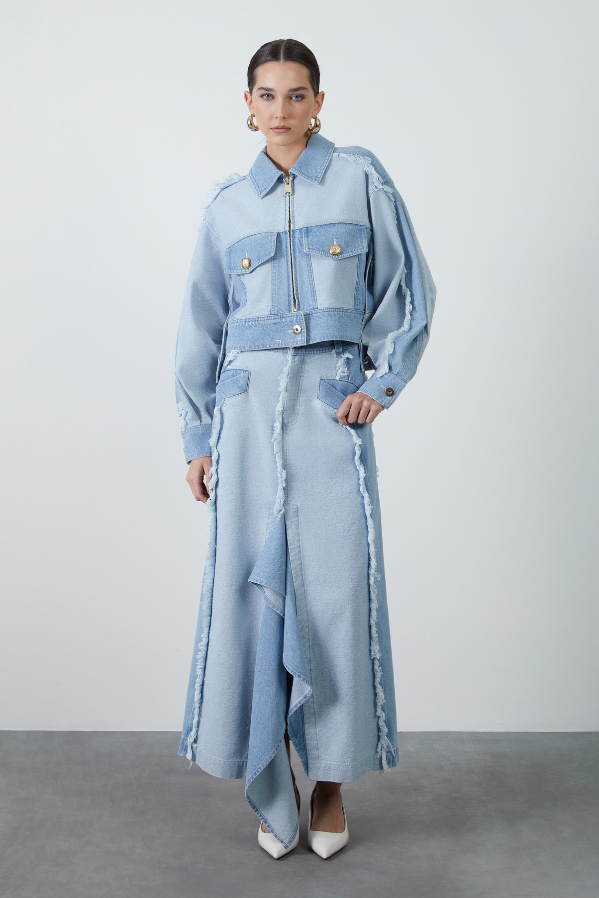 Kol Üstü Püskül Detaylı İki Renkli Jean Ceket