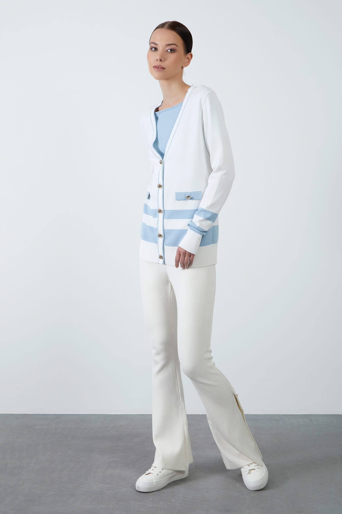 Düğme Detaylı Çizgili Triko Hırka