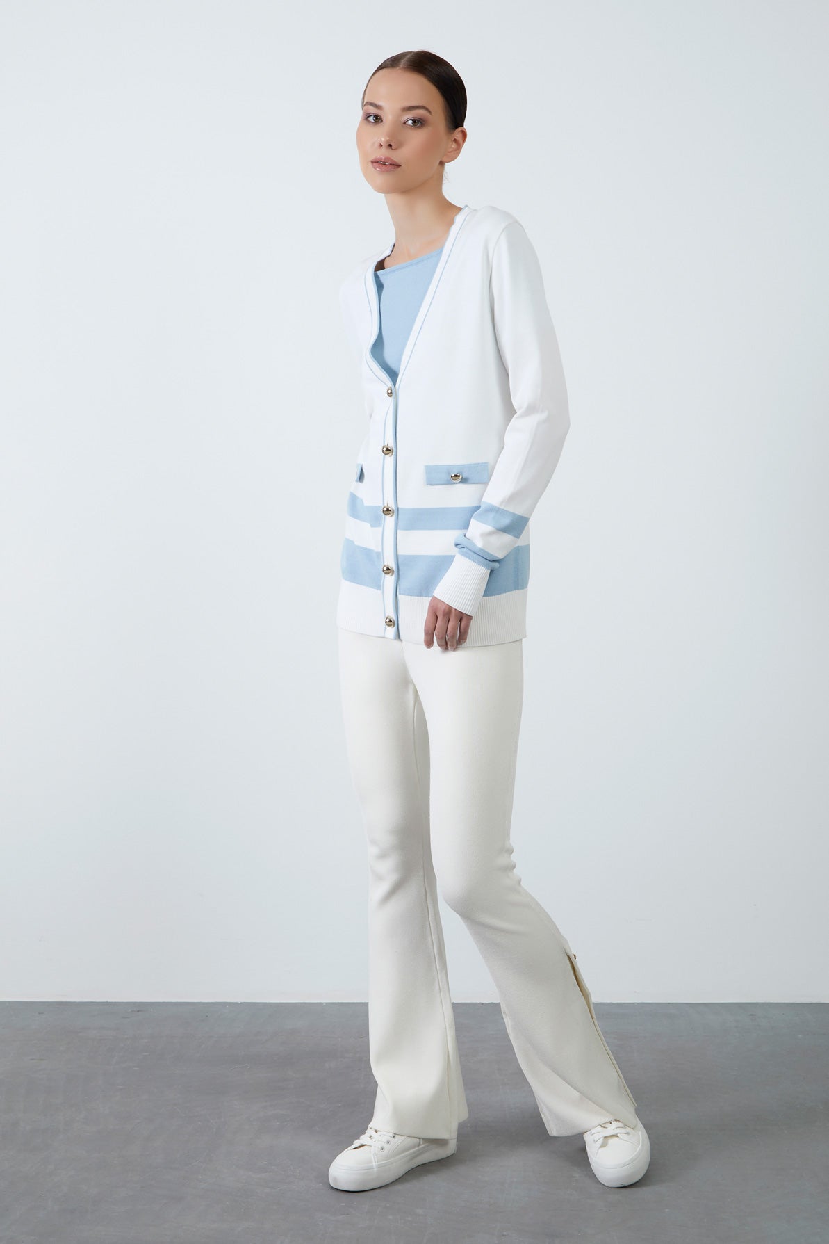 Düğme Detaylı Çizgili Triko Hırka