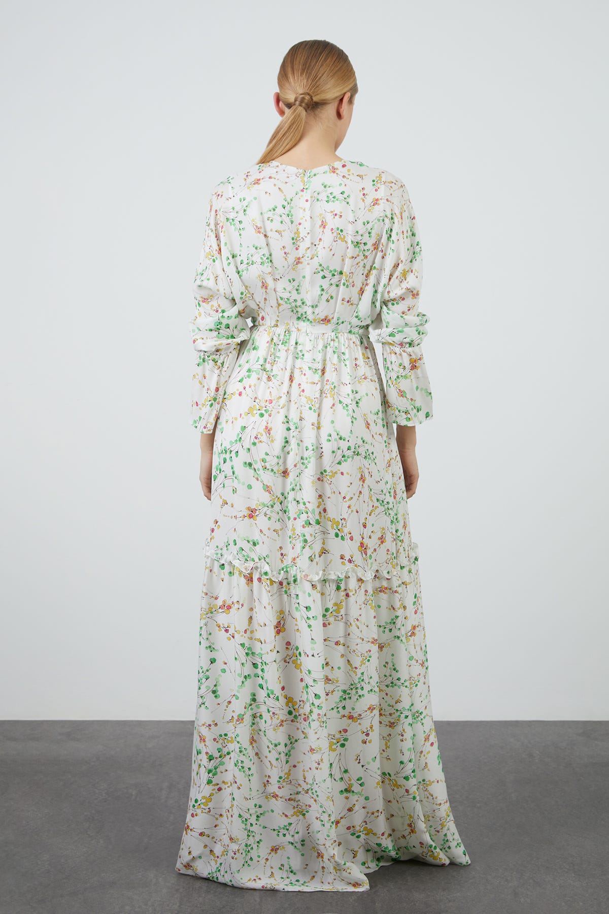 Uzun Kollu V Yaka Uzun Çiçek Desenli Uzun Elbise