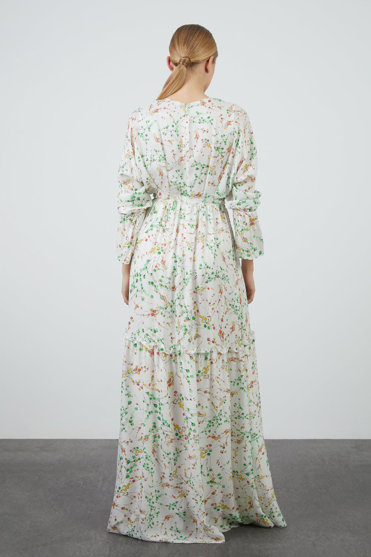 Uzun Kollu V Yaka Uzun Çiçek Desenli Uzun Elbise