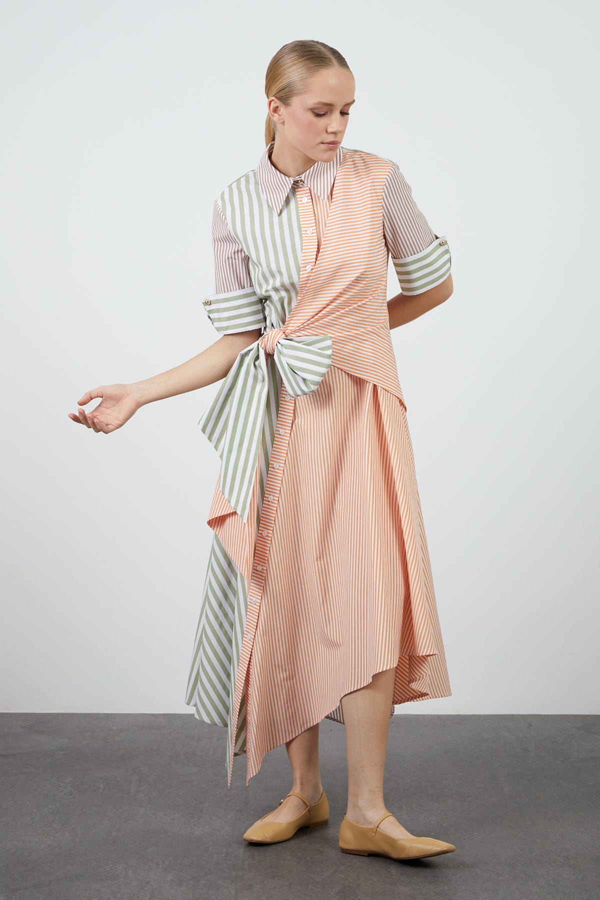 Gömlek Yaka Kısa Kollu Uzun Elbise