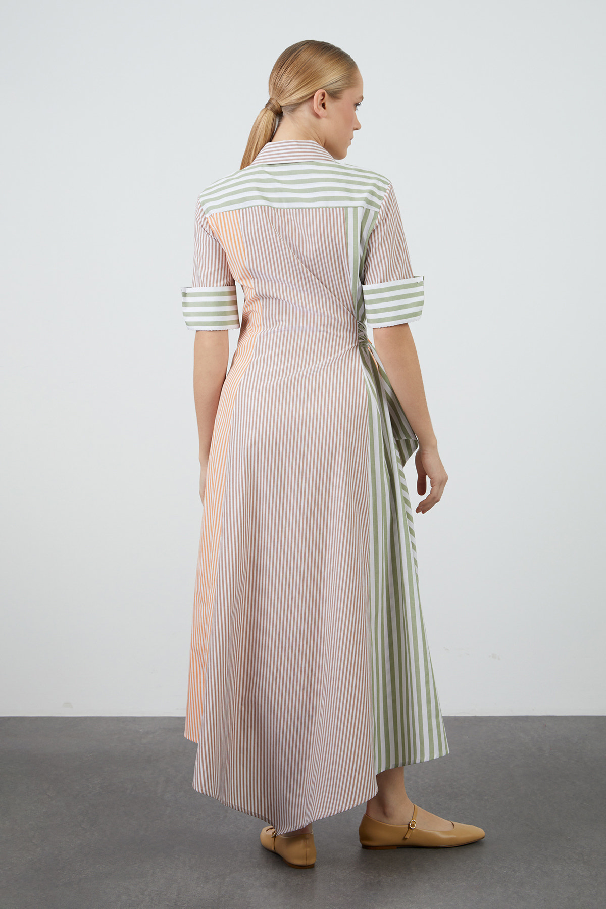 Gömlek Yaka Kısa Kollu Uzun Elbise