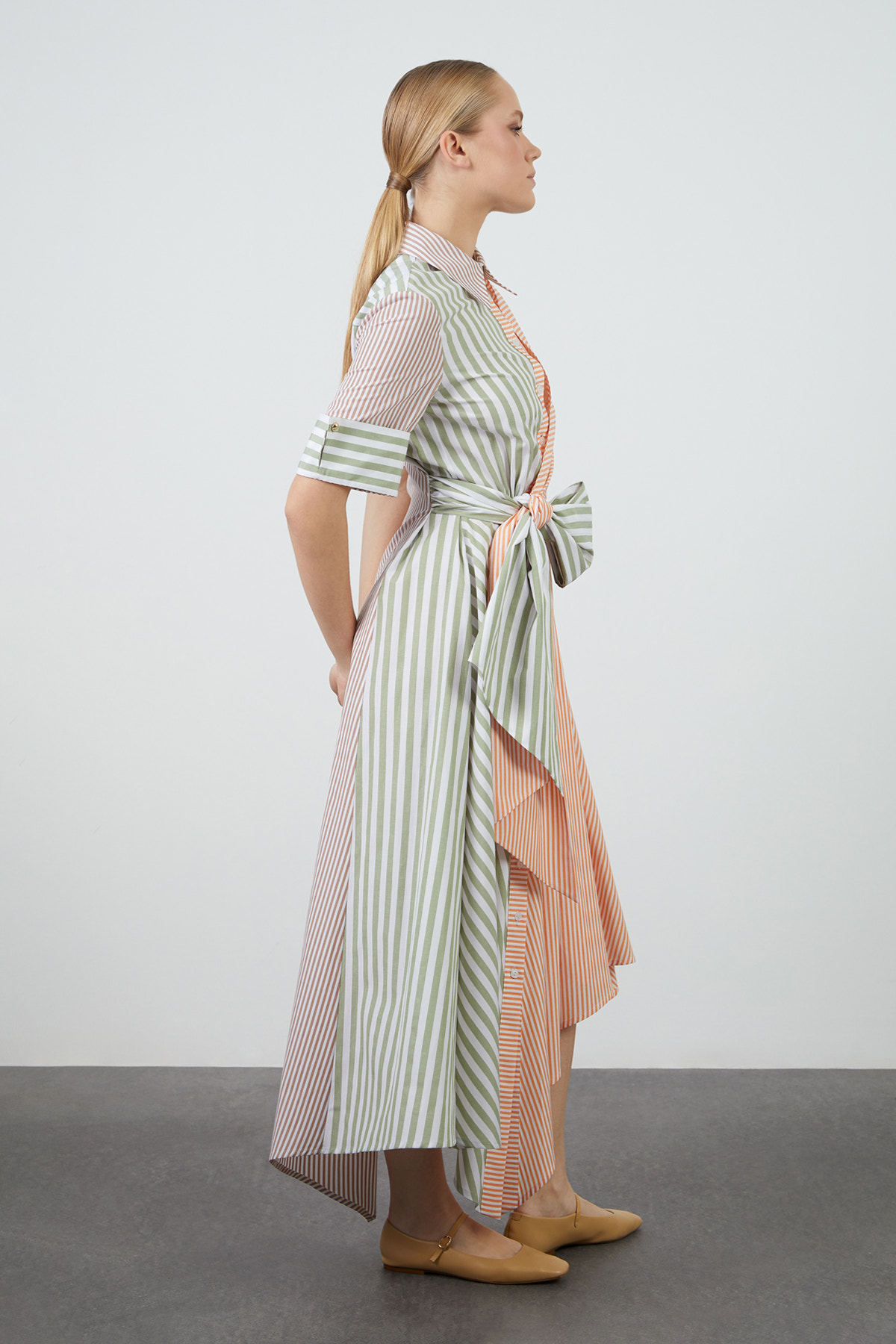 Gömlek Yaka Kısa Kollu Uzun Elbise