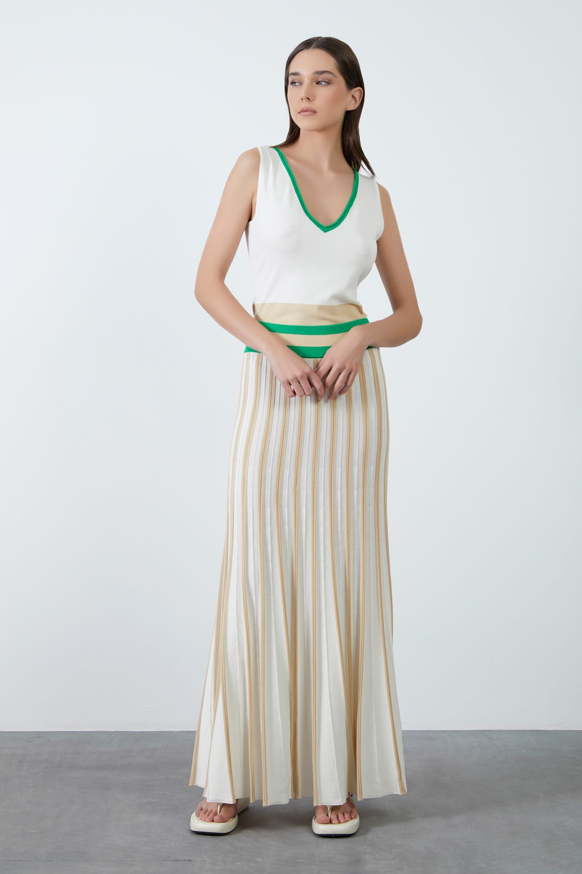 Beli Lastikli Çizgili Triko Etek