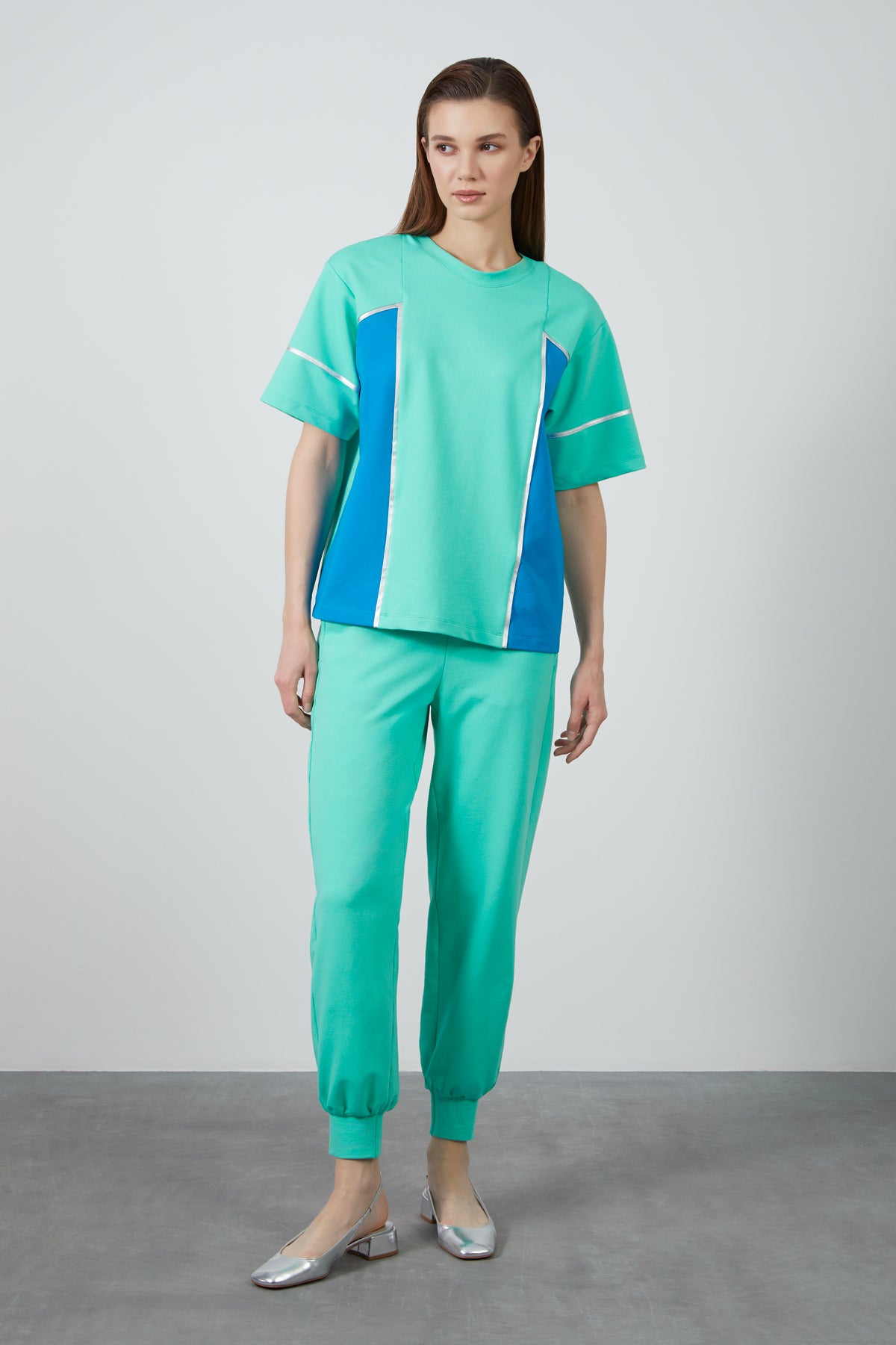 Biye Detaylı Koyu Eşofman Takım