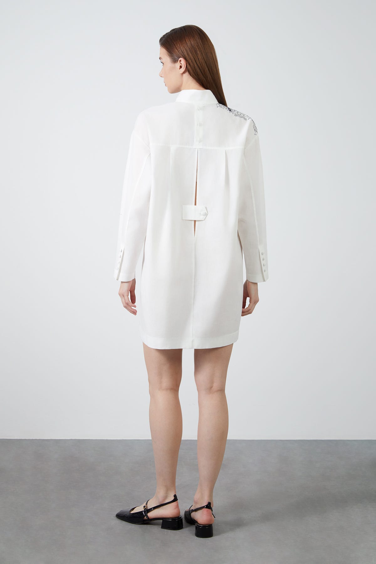 Omuz İşlemeli Uzun Kollu Gömlek