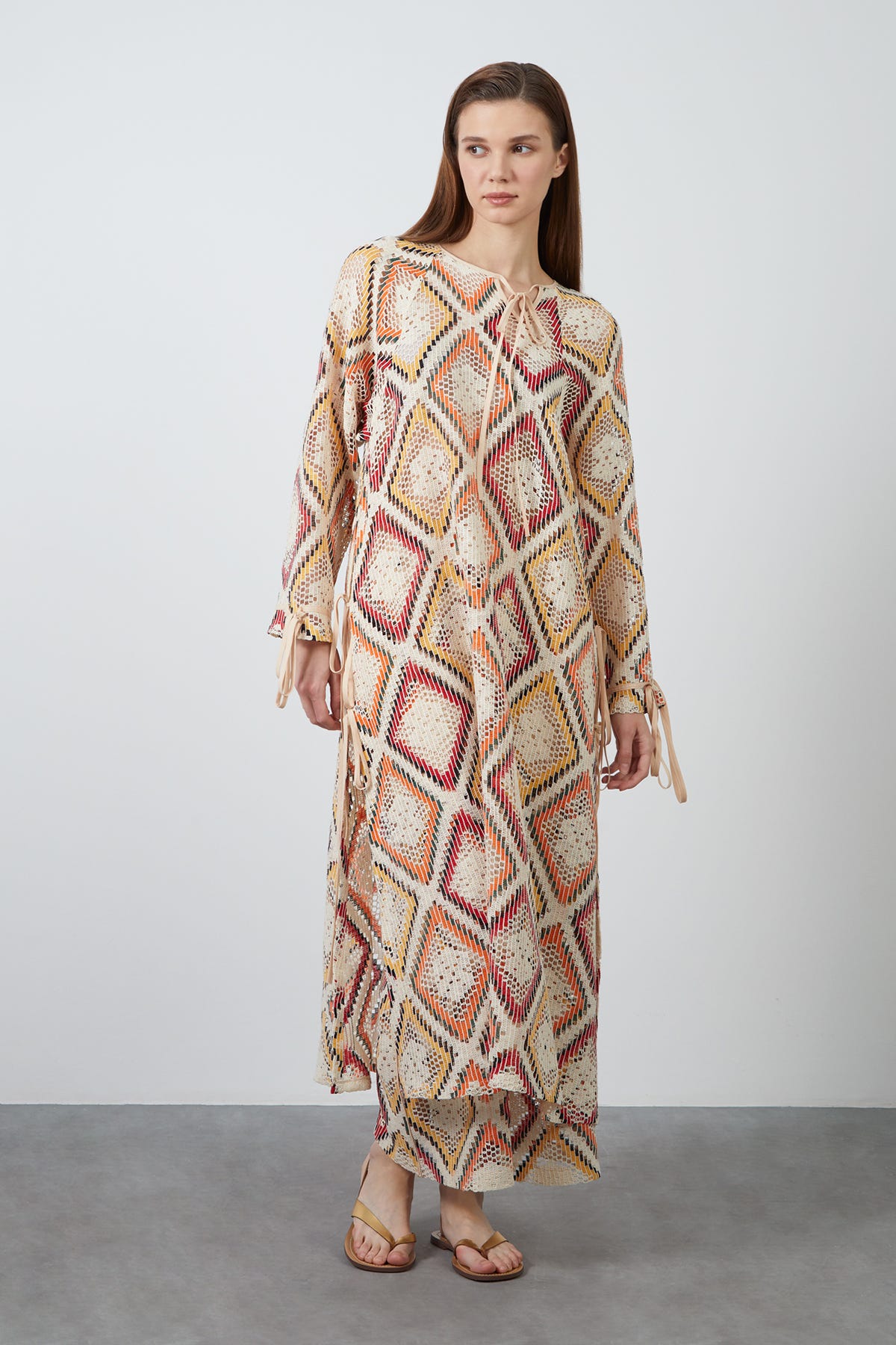 Etnik Desenli Transparan Uzun Elbise