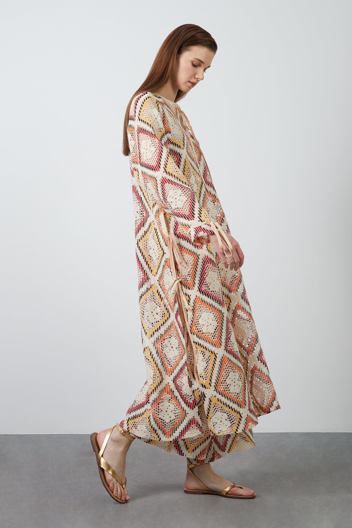 Etnik Desenli Transparan Uzun Elbise